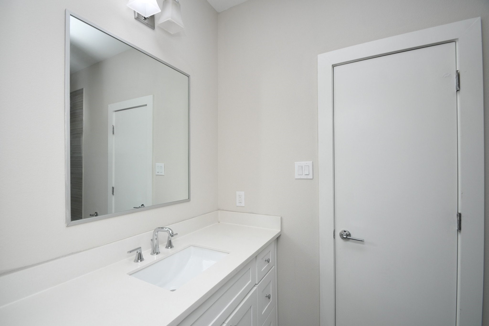 5904 Gardendale Drive B Property Photo 39