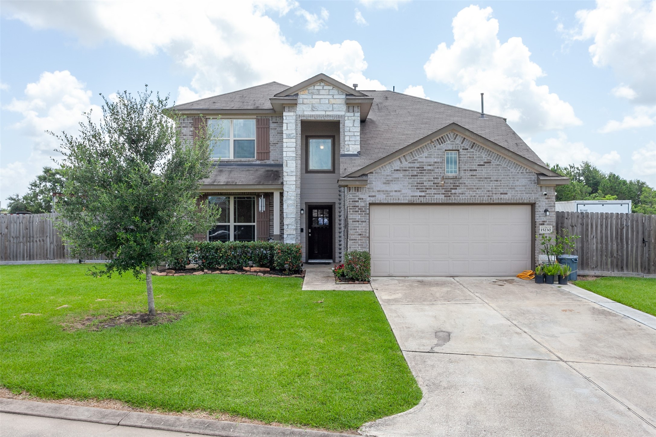 13520 Grace Circle Property Photo 1