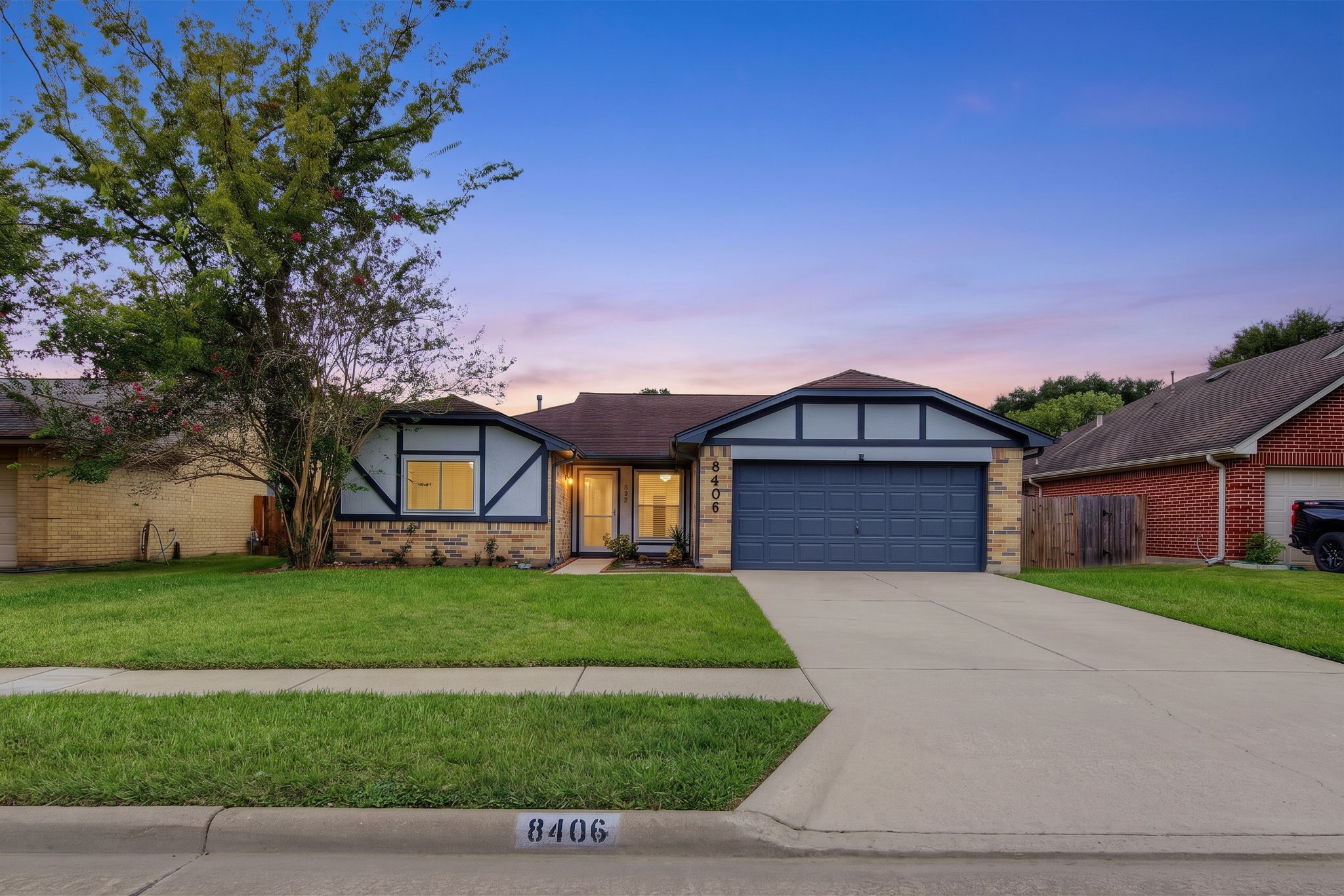 8406 Woodland Willows Drive Property Photo 1