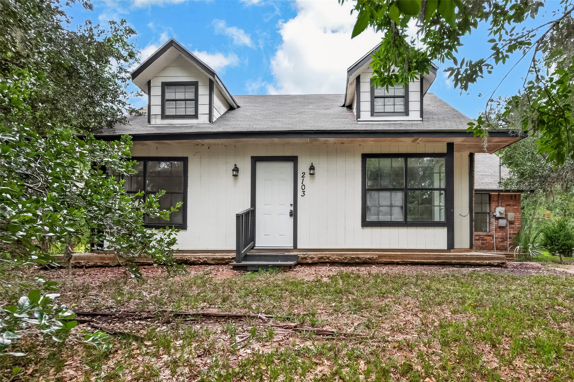2103 Bayou Drive Property Photo 1