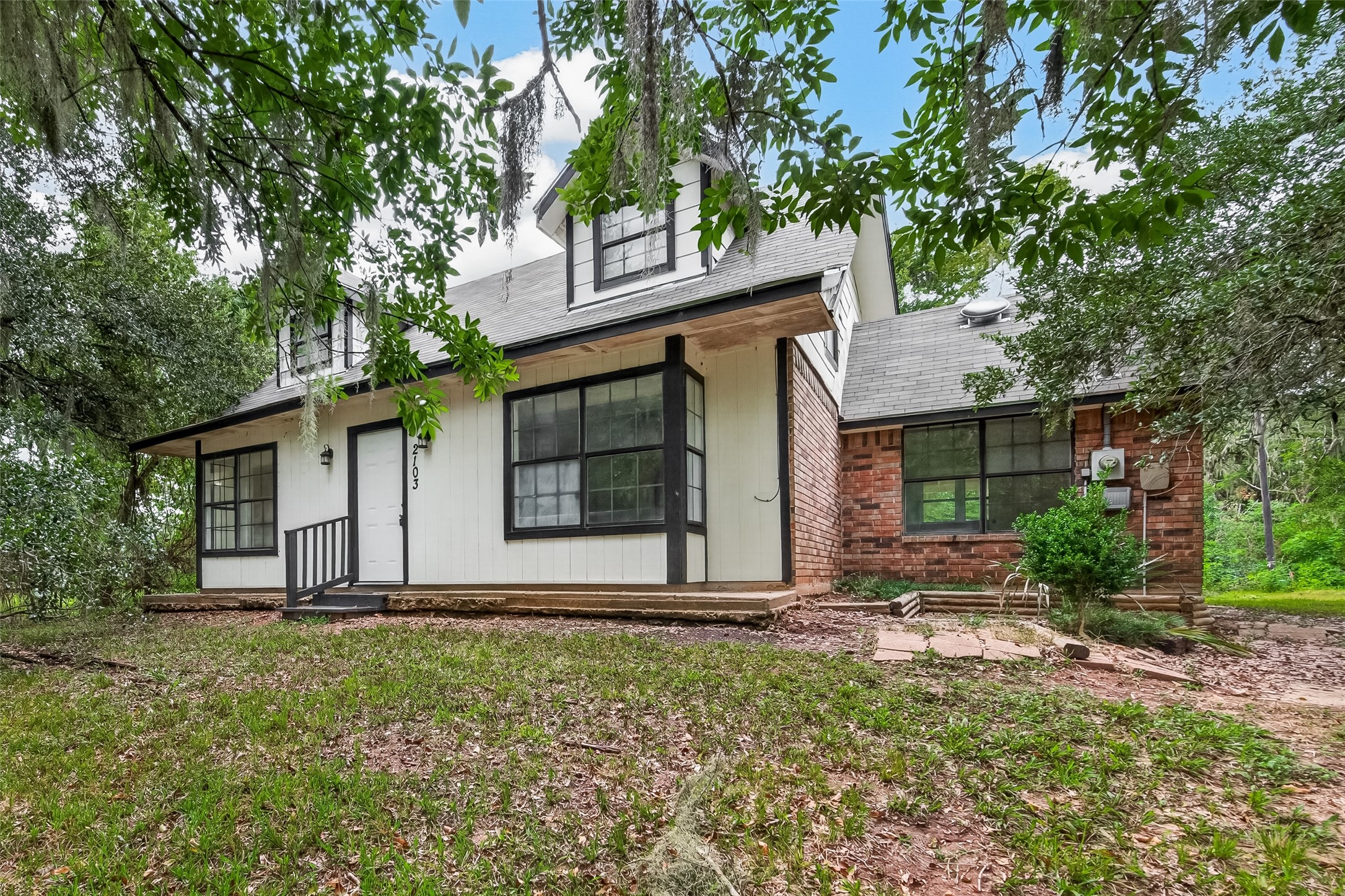 2103 Bayou Drive Property Photo 3