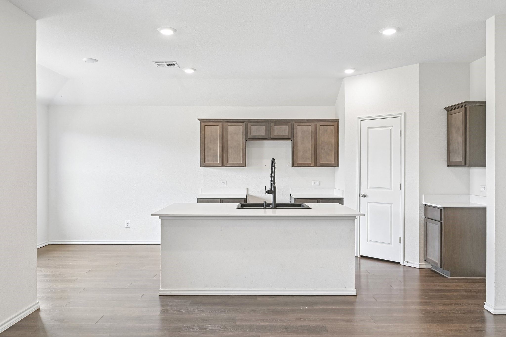1015 Serena Drive Property Photo 11