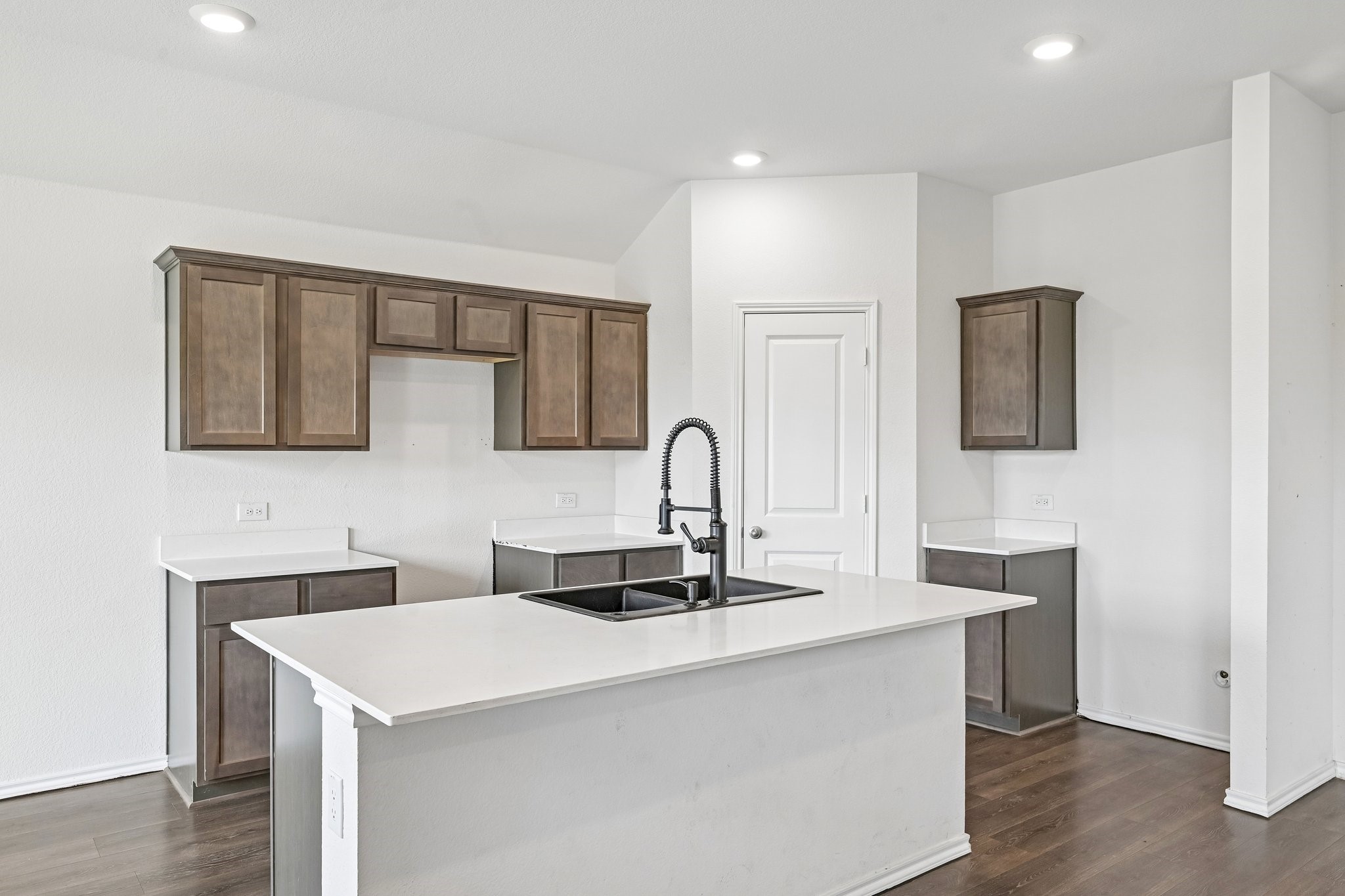 1015 Serena Drive Property Photo 12