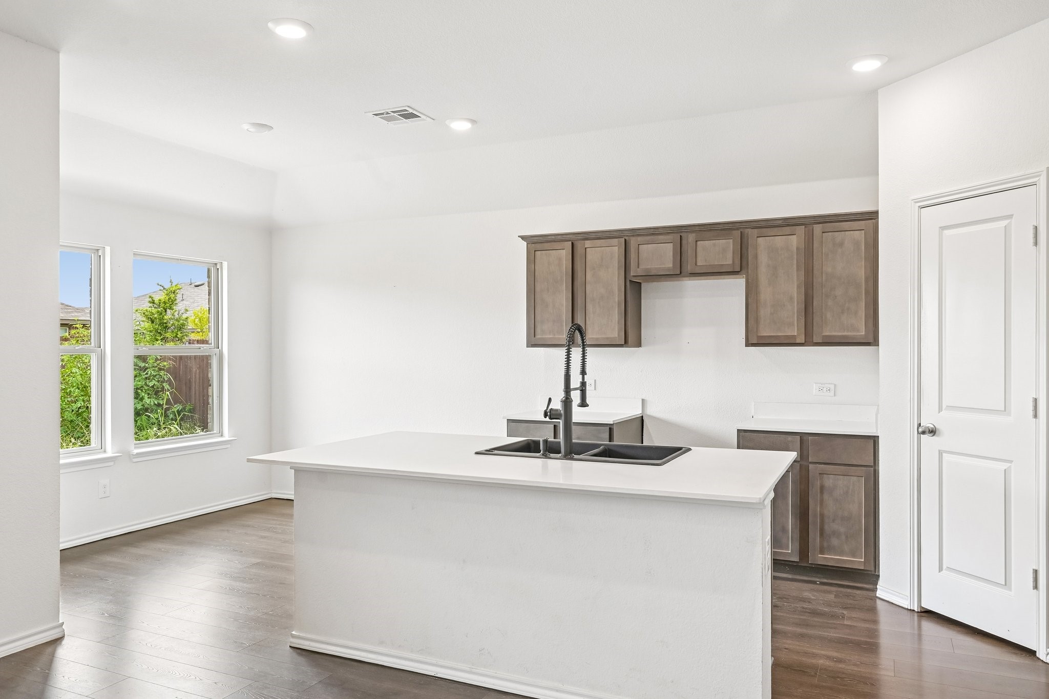 1015 Serena Drive Property Photo 27