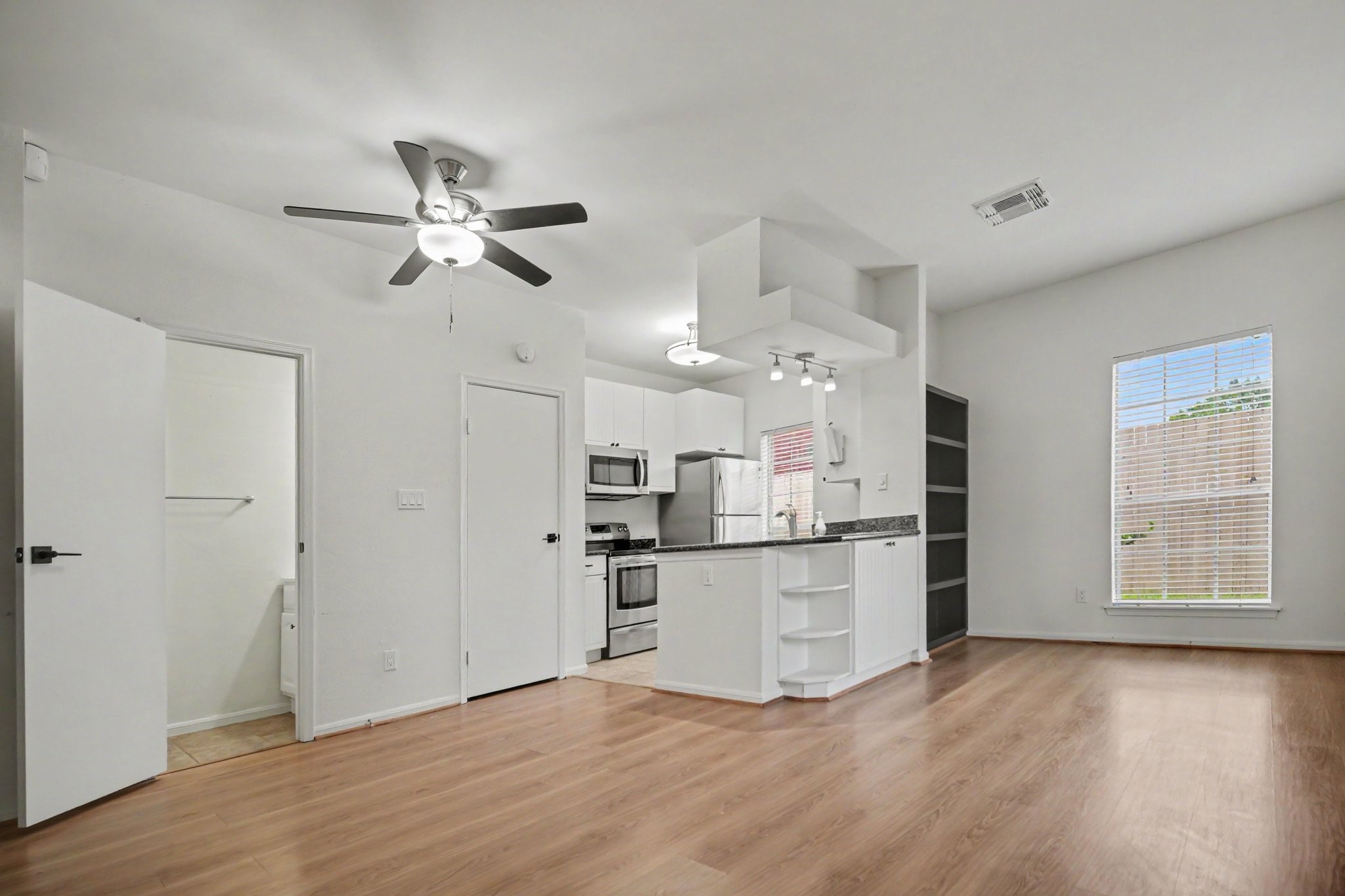 7575 Cambridge Street 3305 Property Photo 5