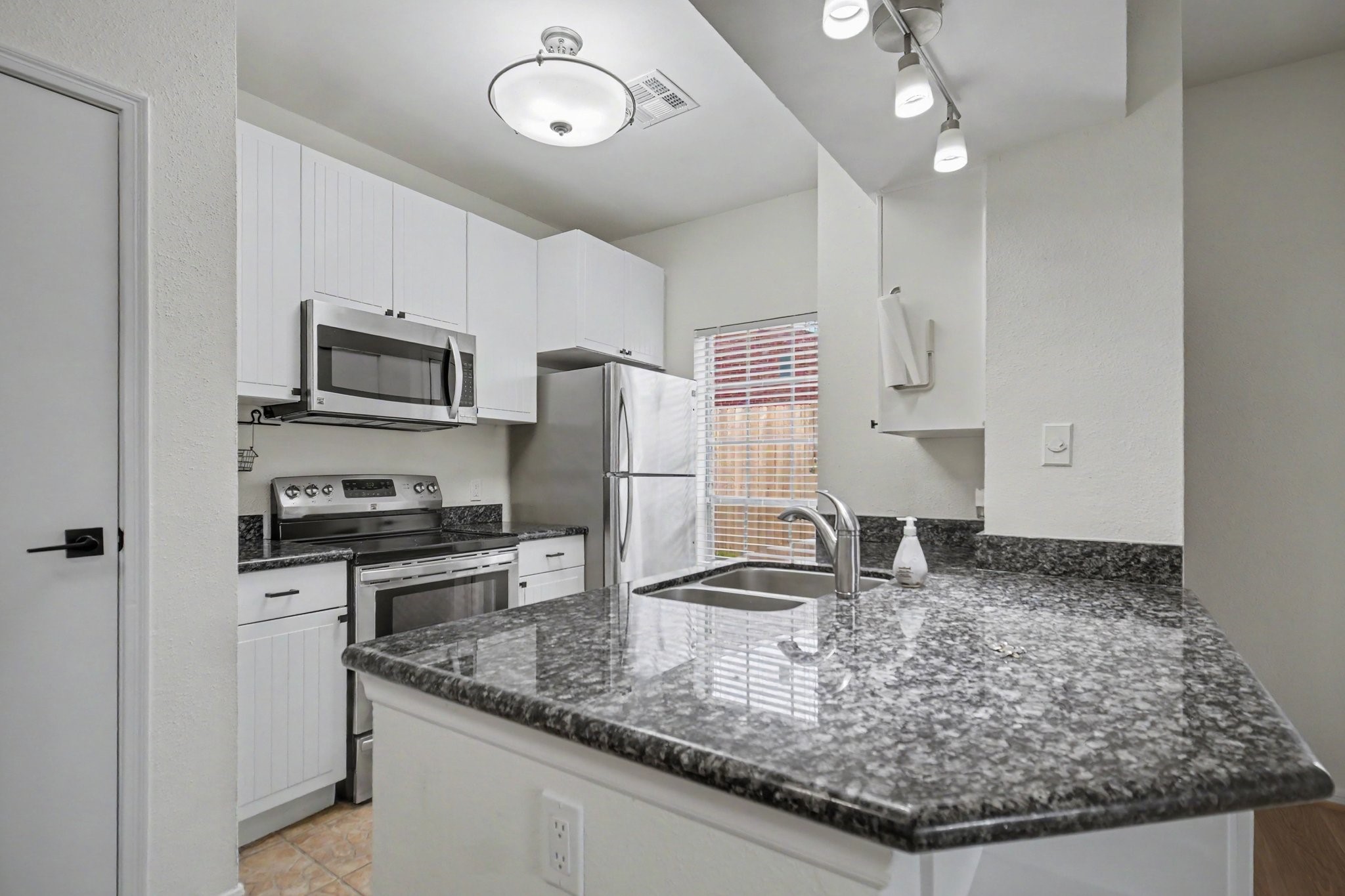 7575 Cambridge Street 3305 Property Photo 6