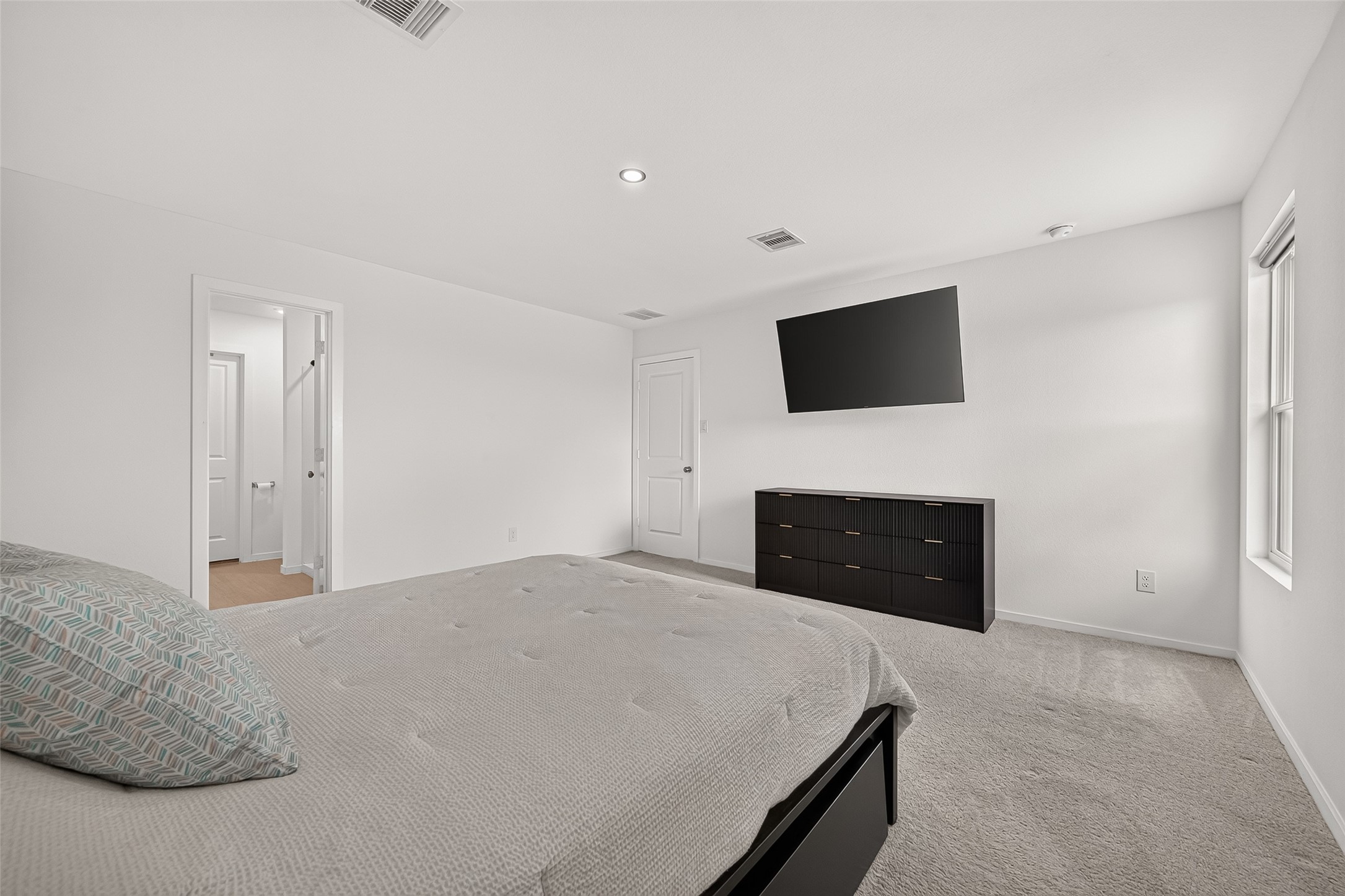 6326 Linden Leaf Drive Property Photo 13