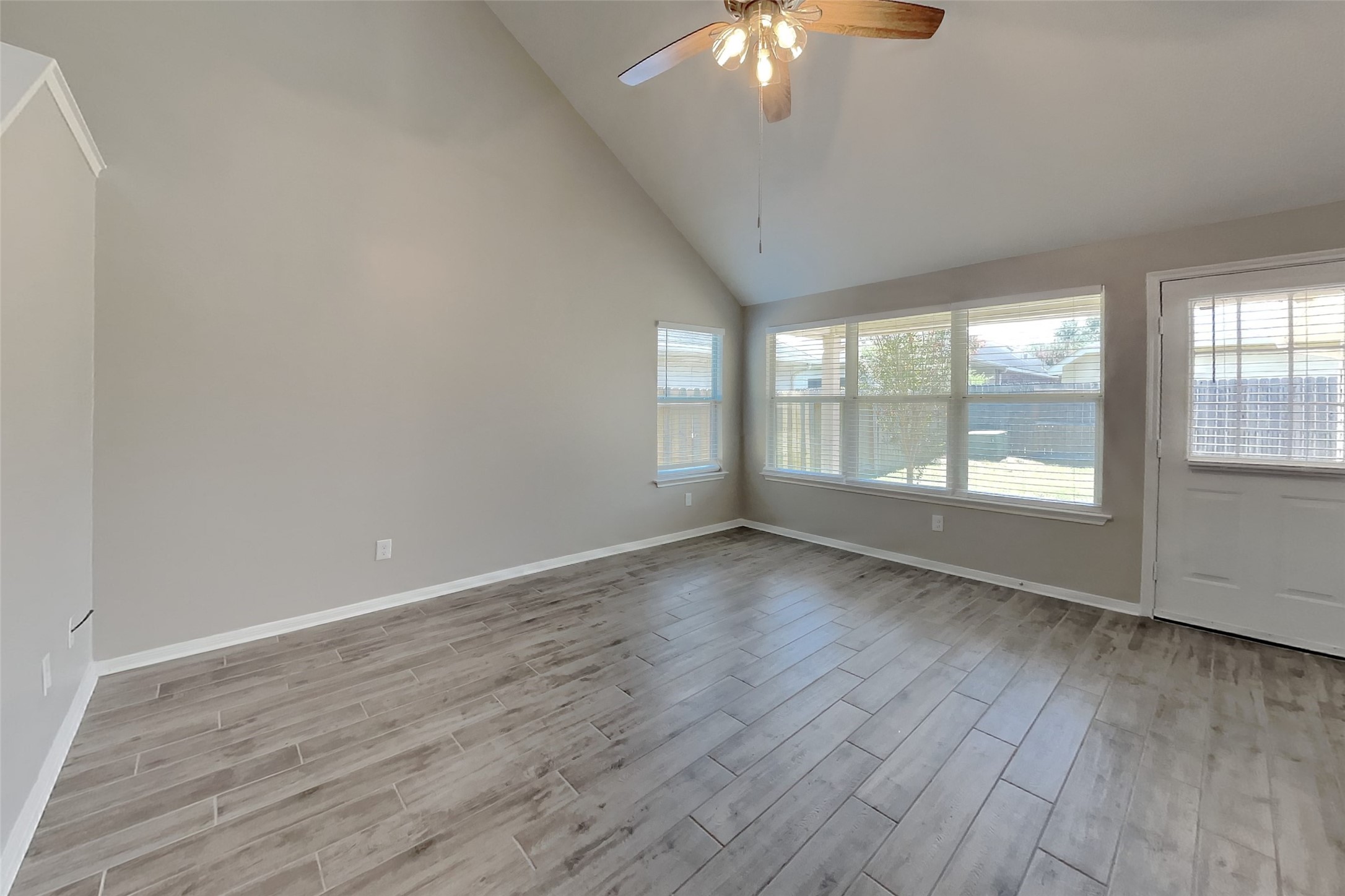 3431 W Rainmill Drive Property Photo 4