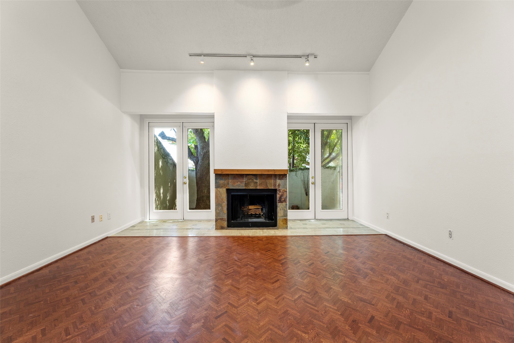 2602 Rice Boulevard Property Photo 3