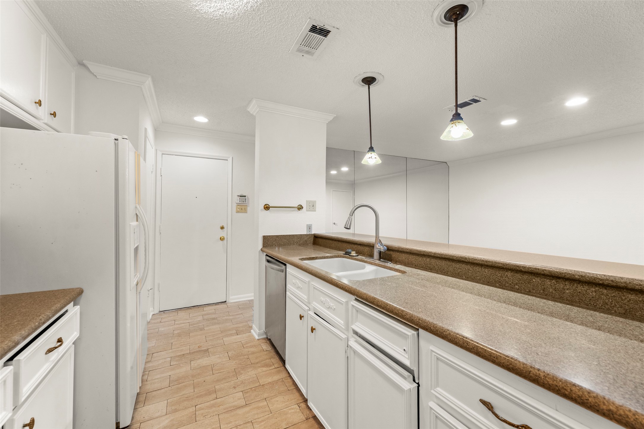 2602 Rice Boulevard Property Photo 24