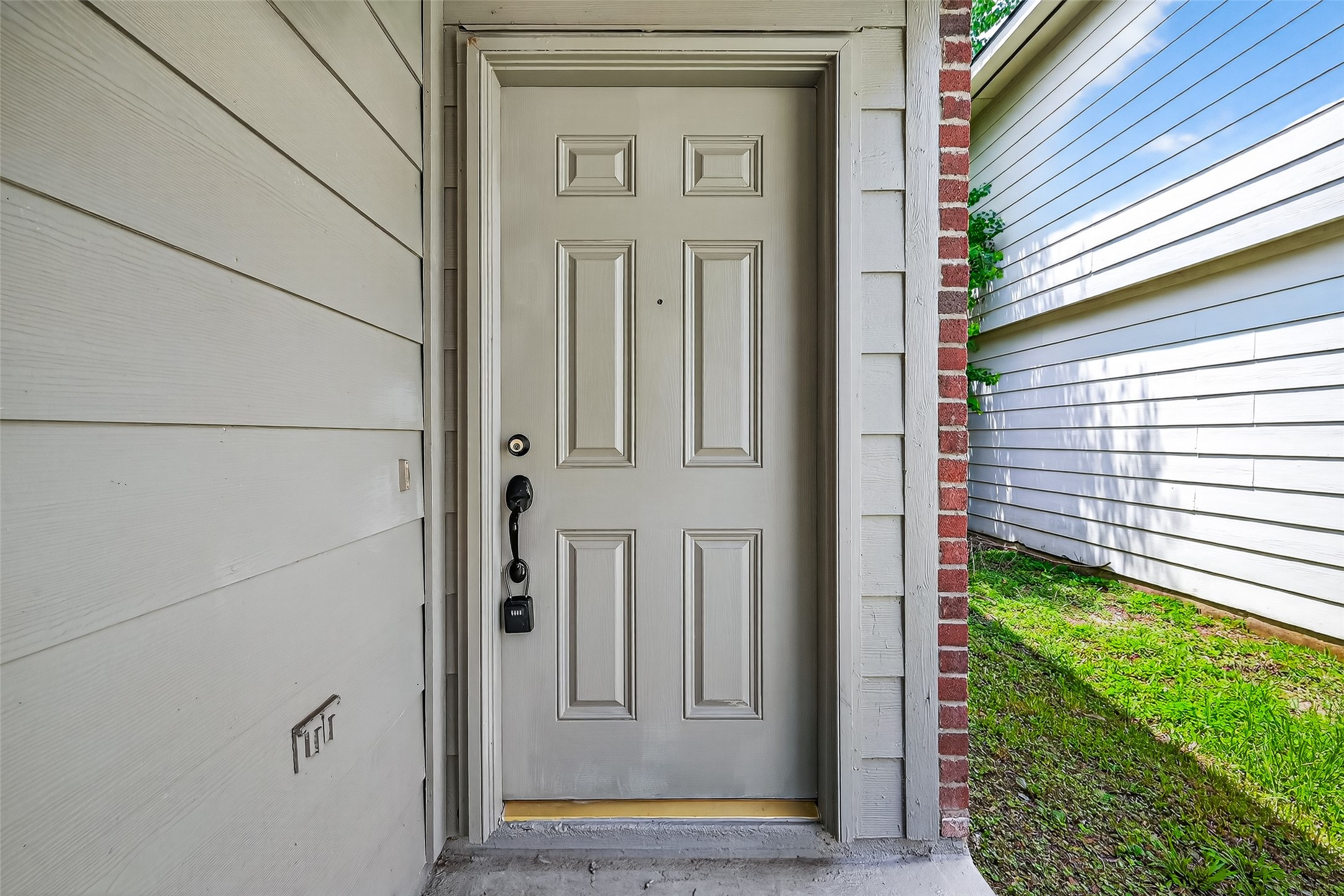 8414 Dovecott Lane Property Photo 6