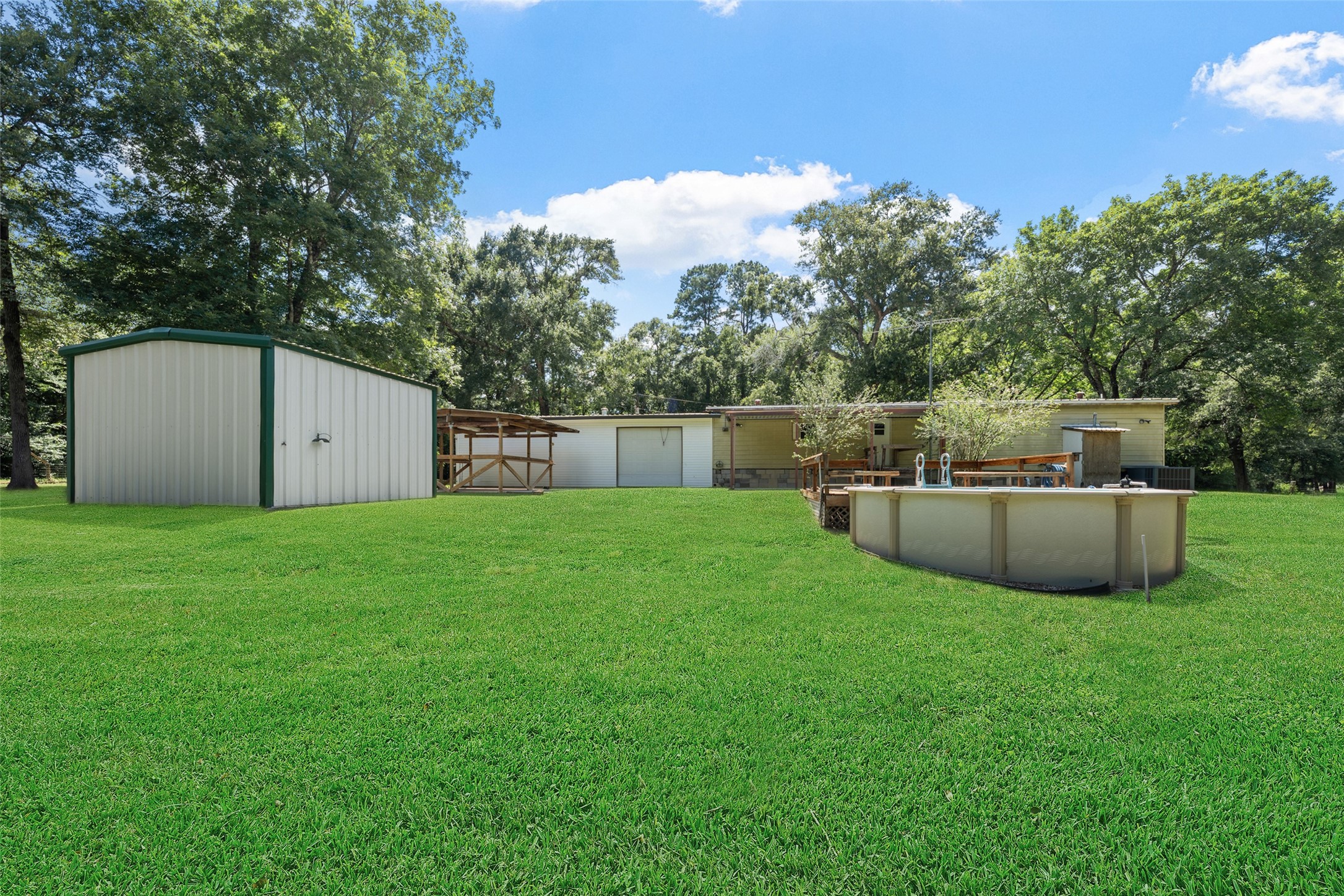 10291 Hart Road Property Photo 5