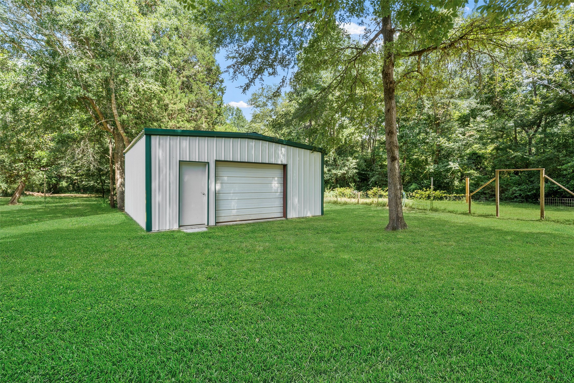 10291 Hart Road Property Photo 7