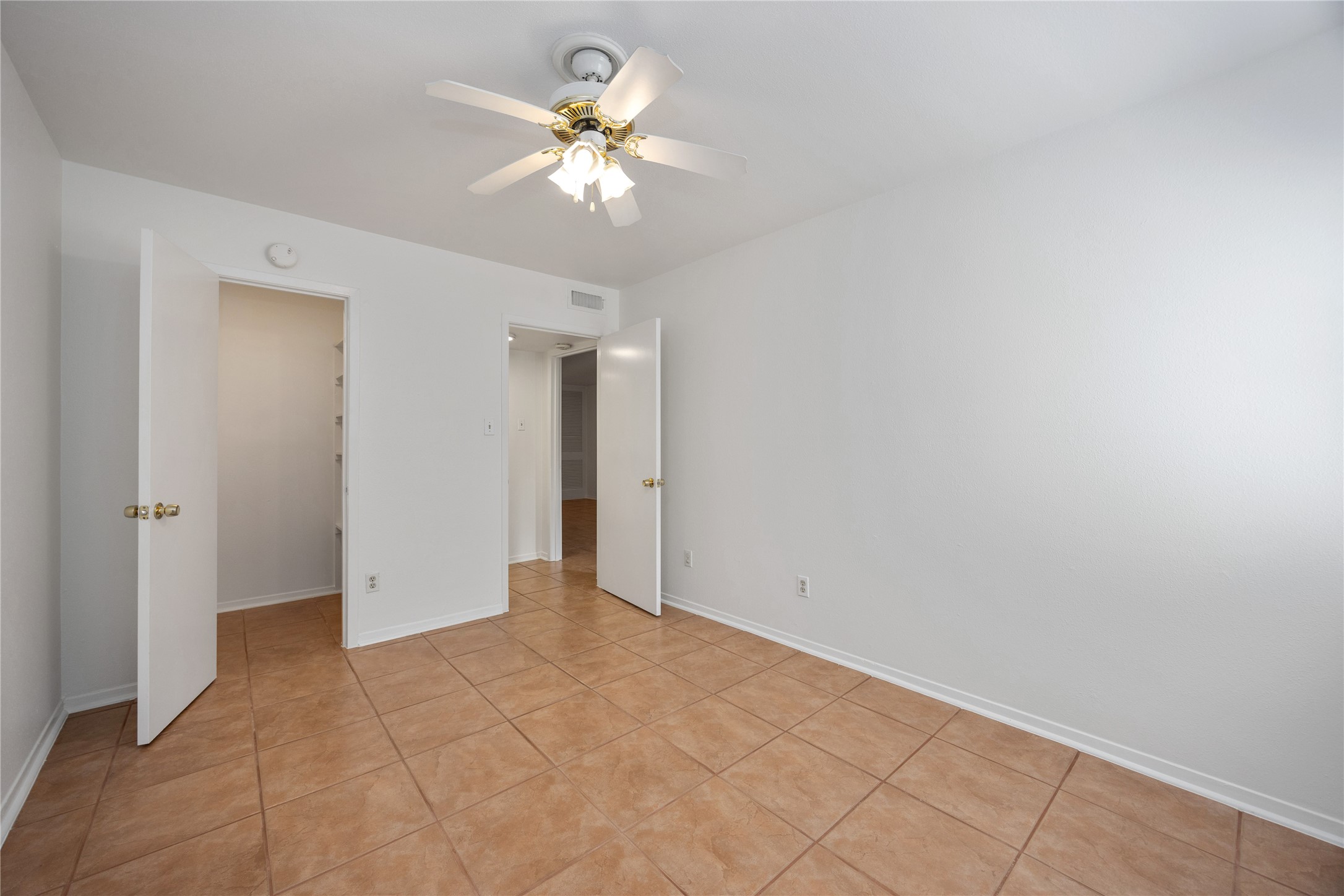 3131 Cummins Street 3 Property Photo 16