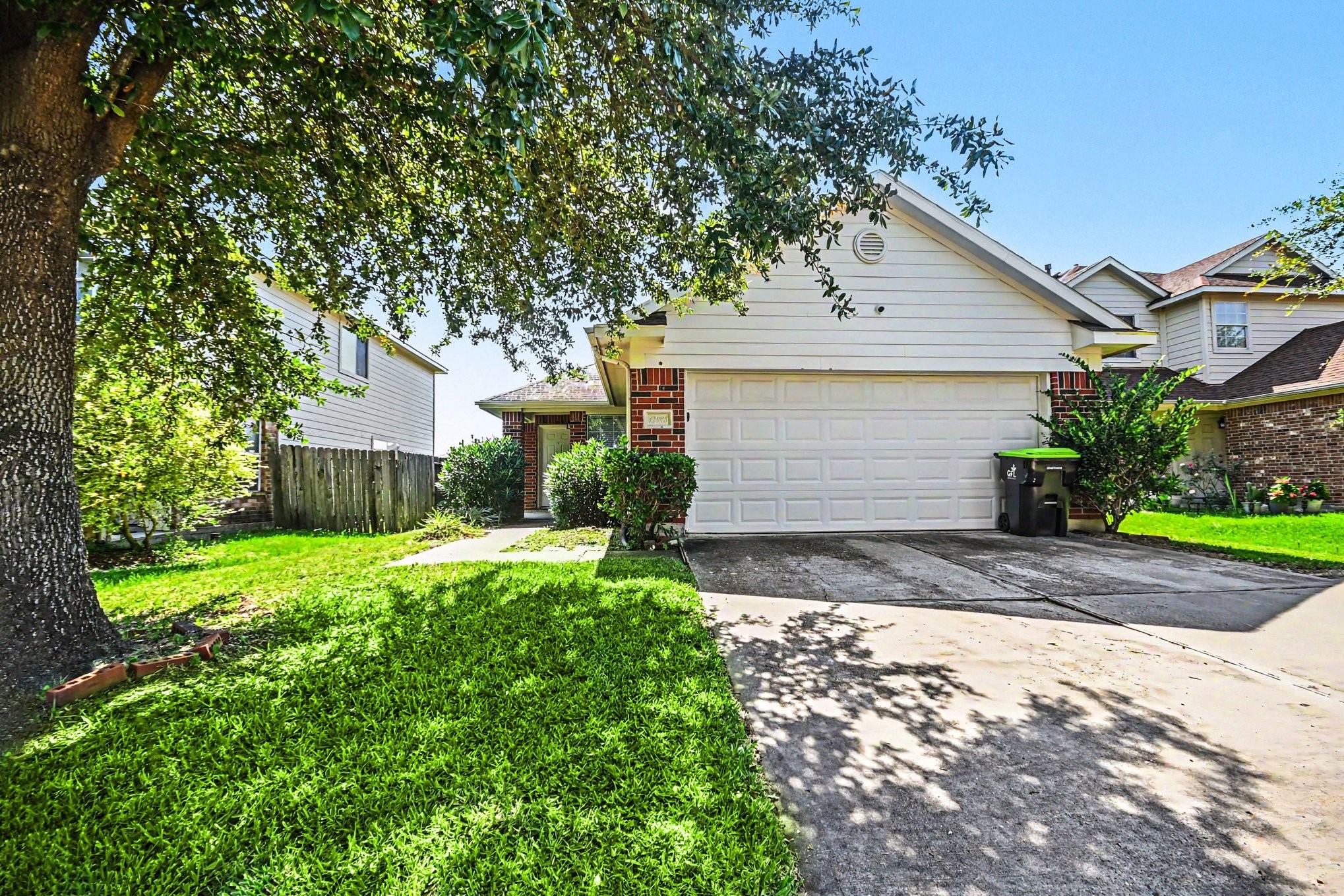 13923 Marners Court Property Photo 3