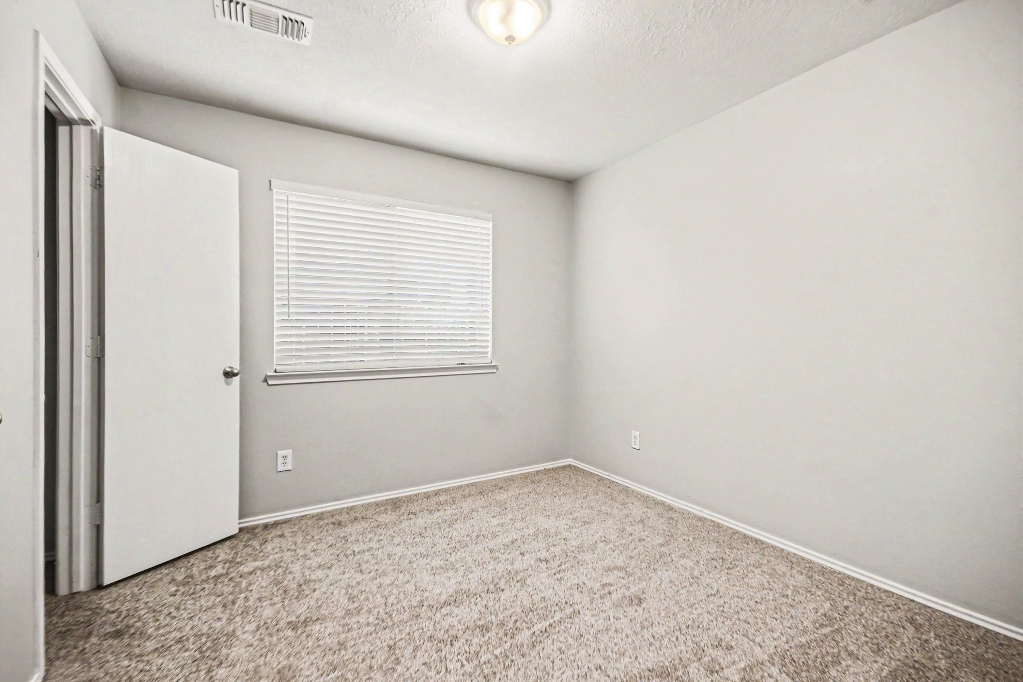 13923 Marners Court Property Photo 12