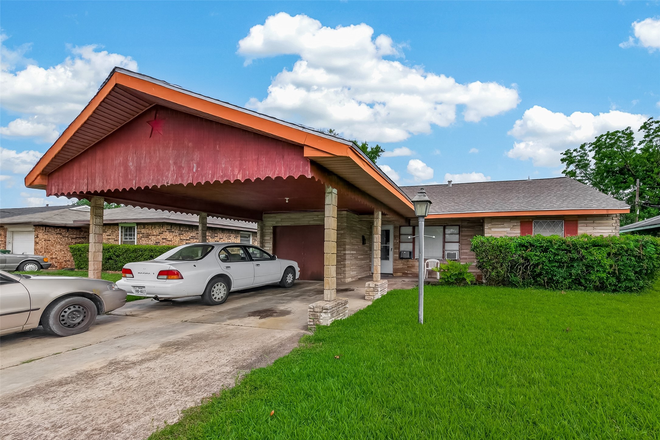 2507 12th Street Property Photo 2