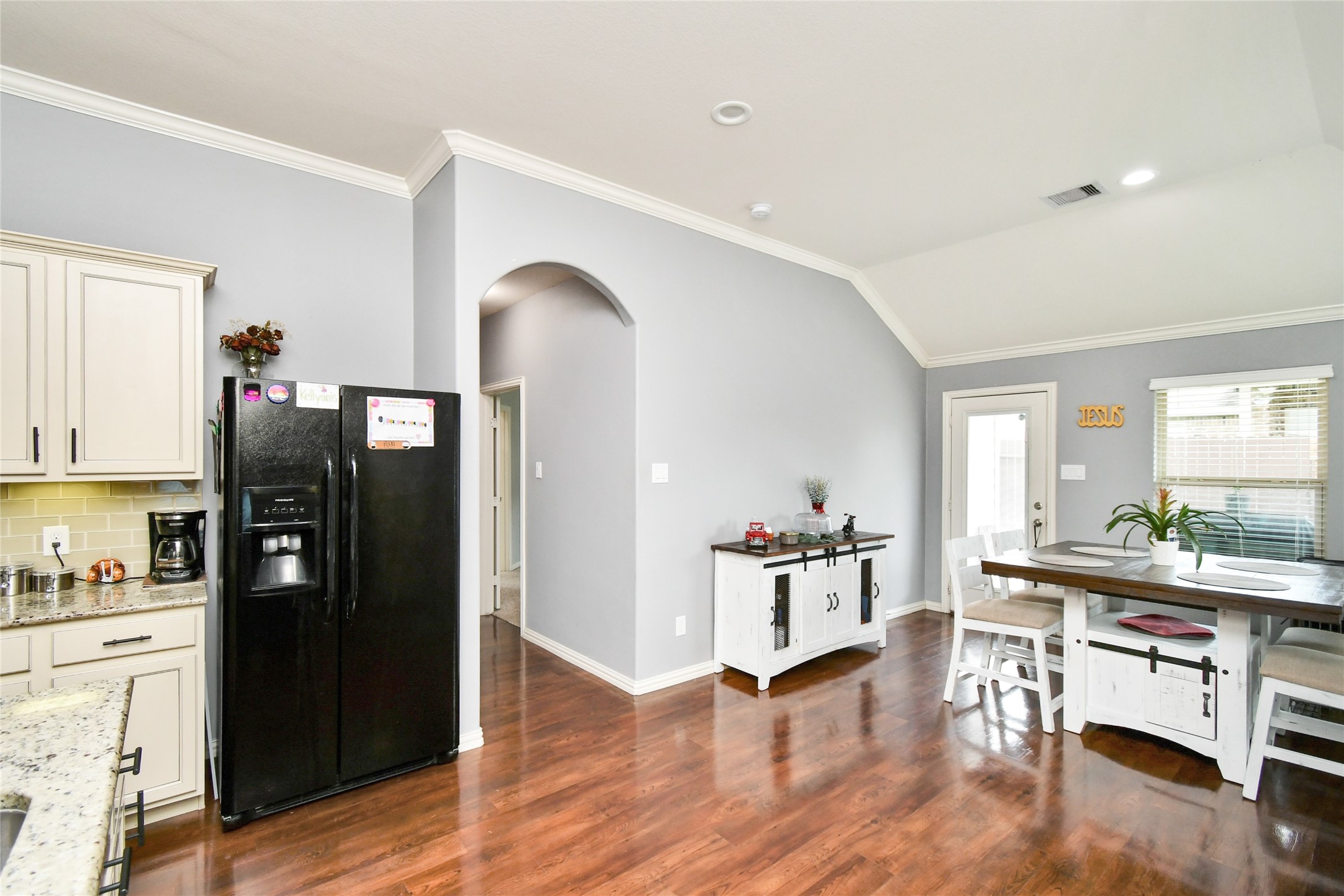 652 Maple Point Drive E Property Photo 13