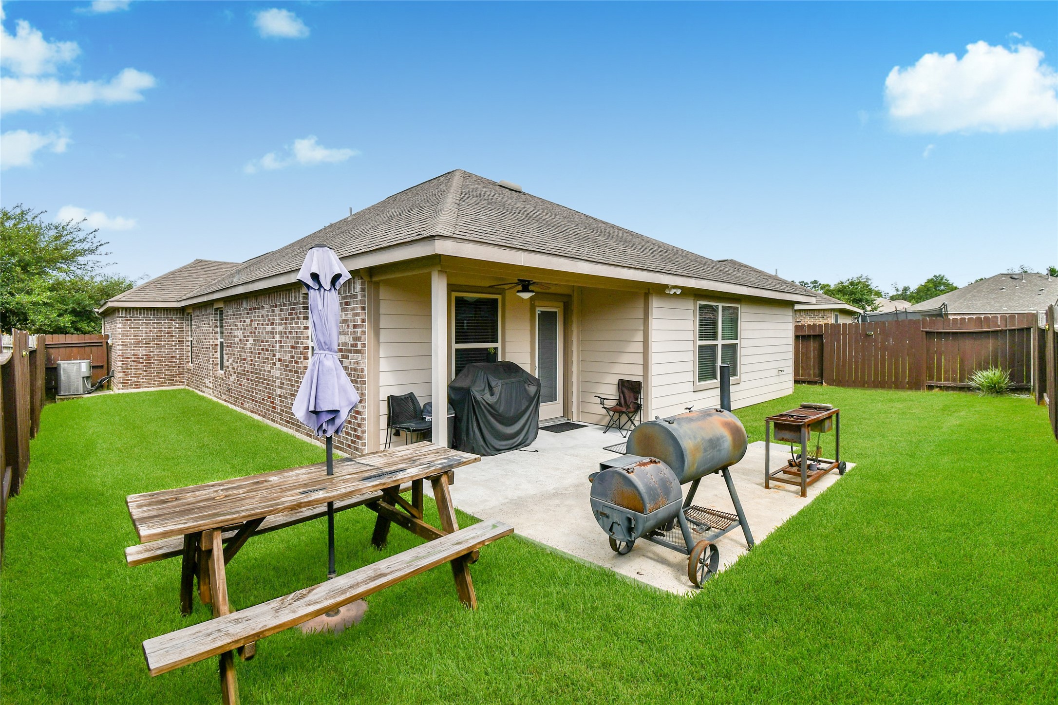 652 Maple Point Drive E Property Photo 29