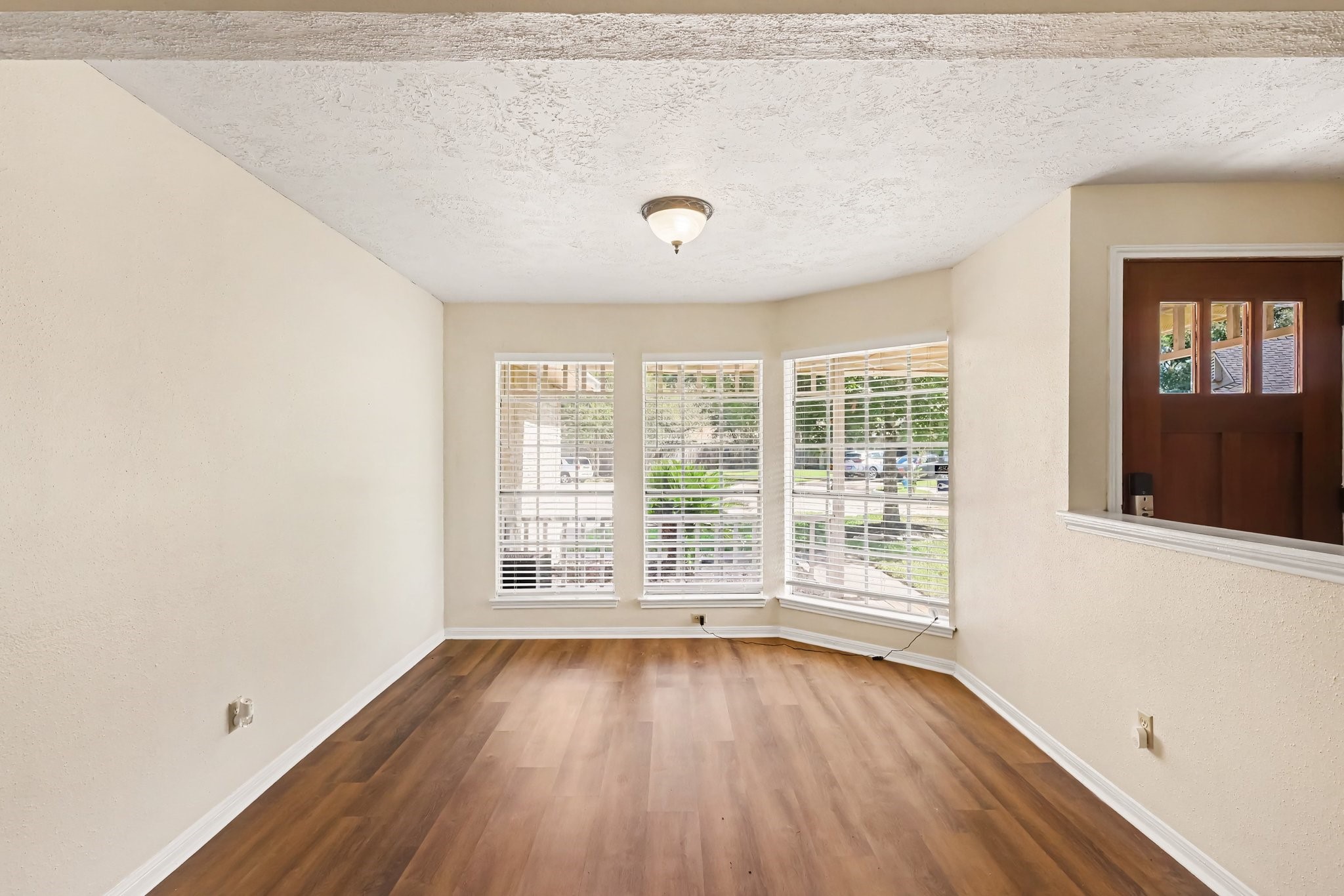 8503 Grove Park Drive Property Photo 7
