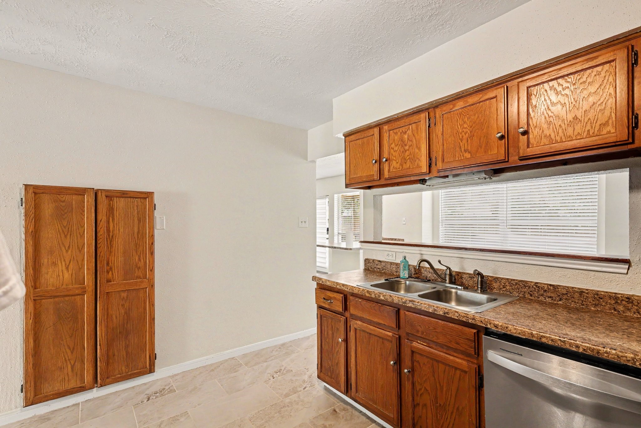 8503 Grove Park Drive Property Photo 12