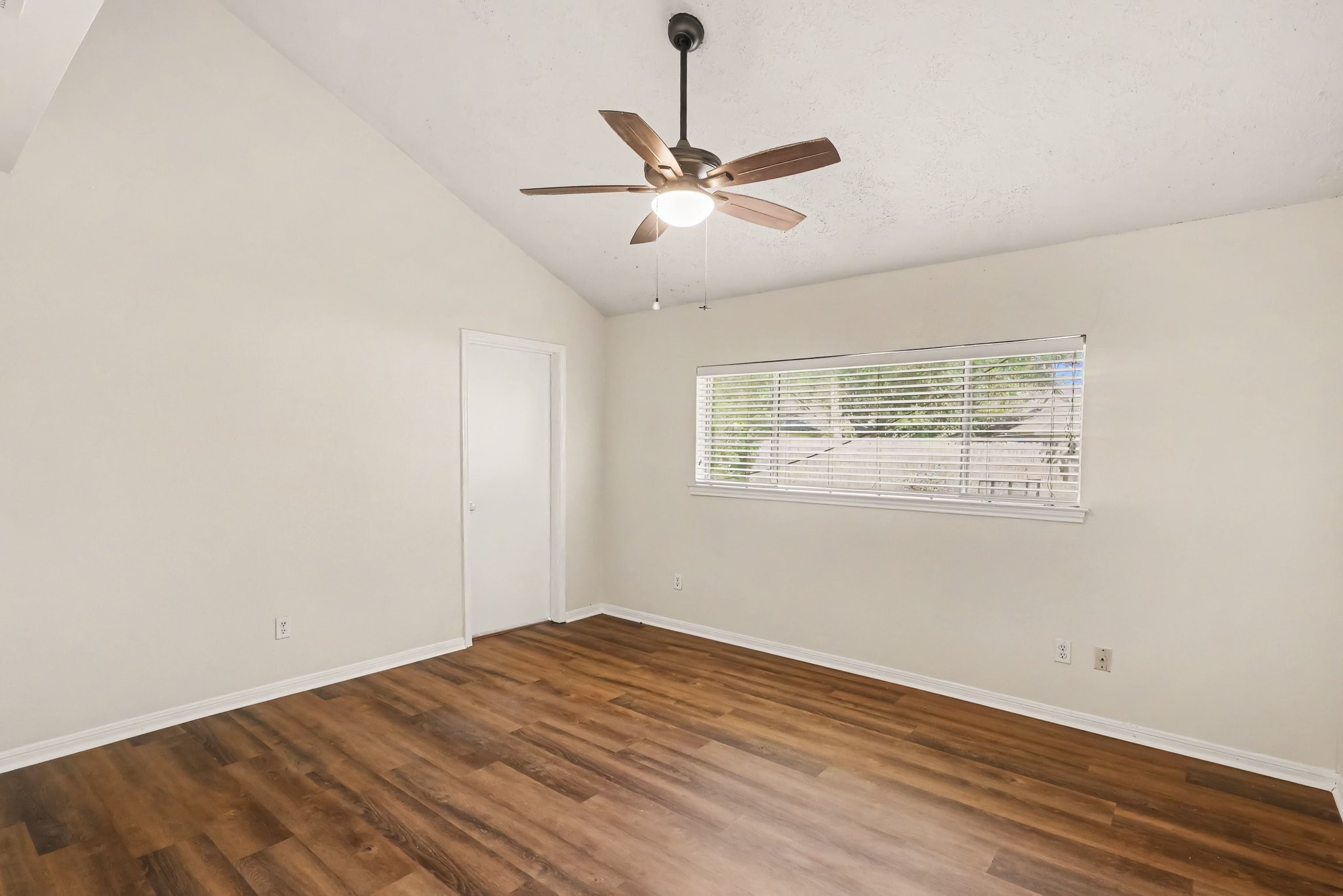 8503 Grove Park Drive Property Photo 15