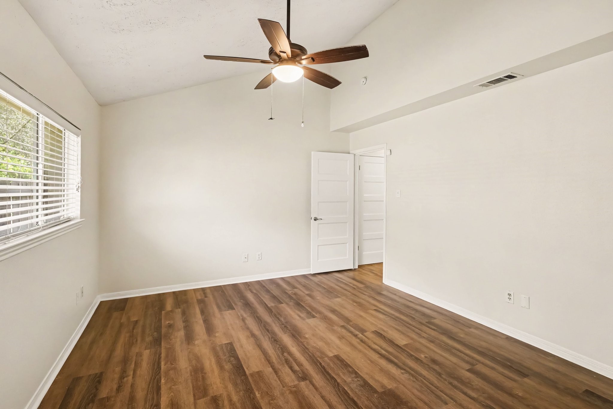 8503 Grove Park Drive Property Photo 16