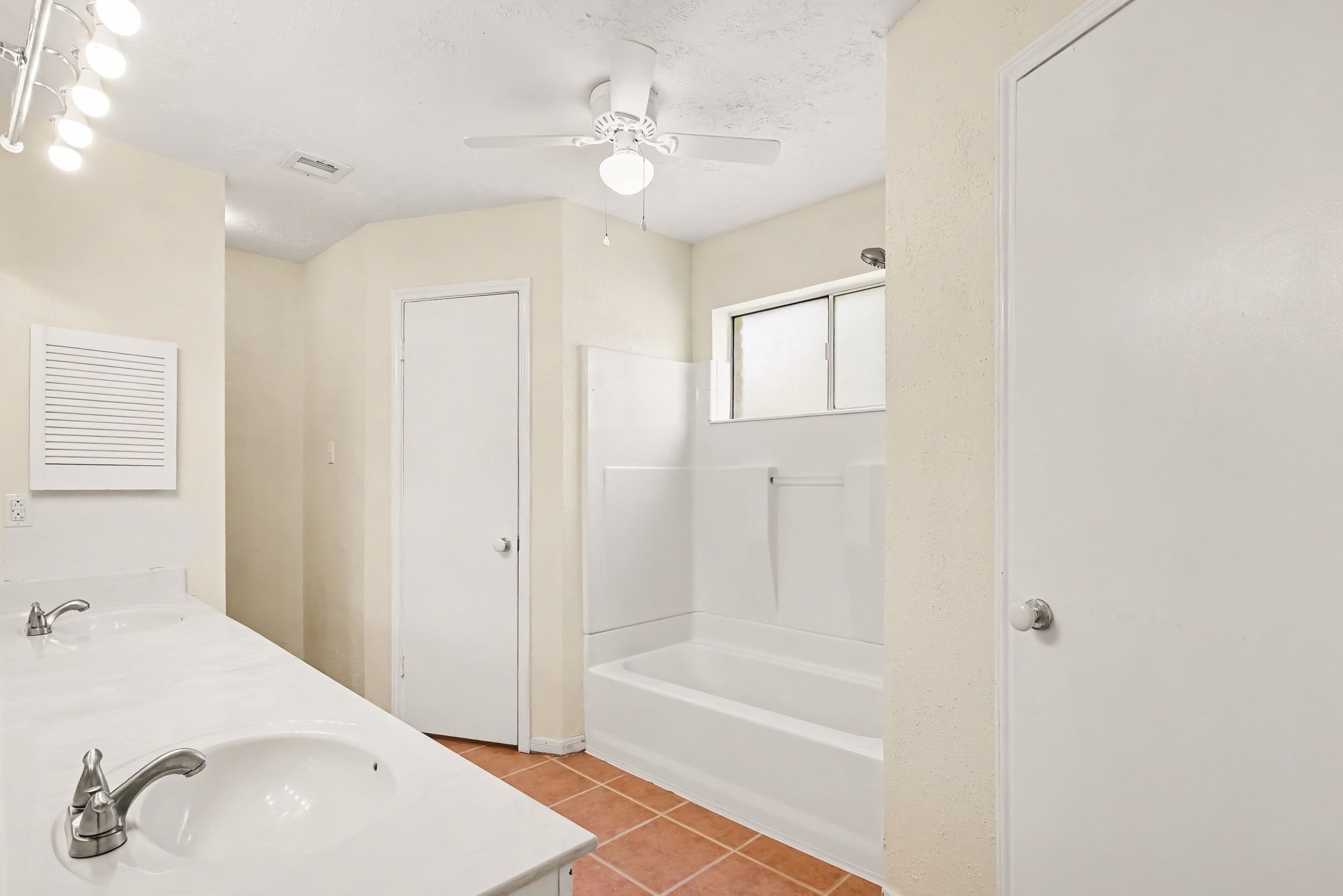 8503 Grove Park Drive Property Photo 17