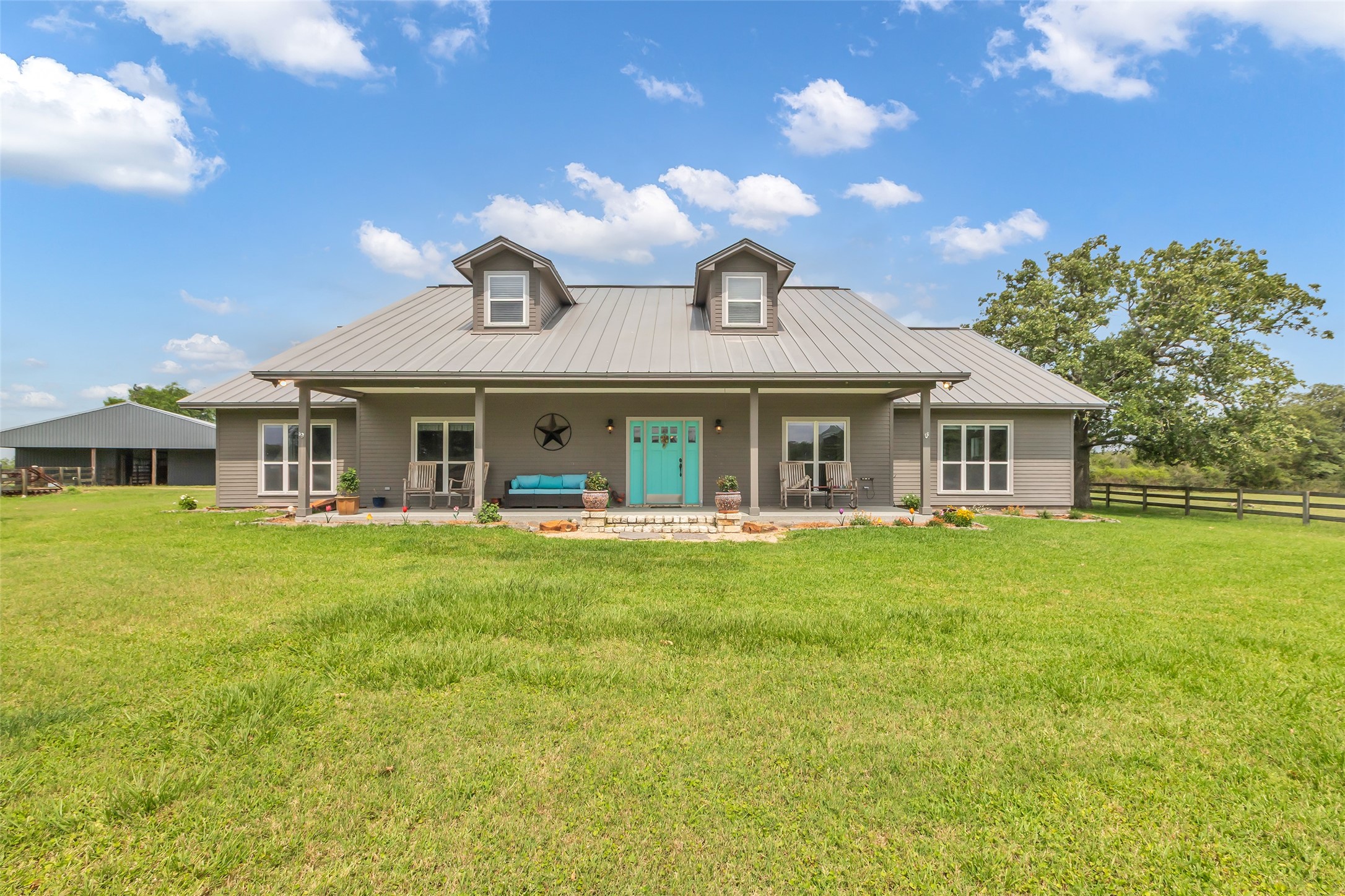 3738 E Parker Road Property Photo 1
