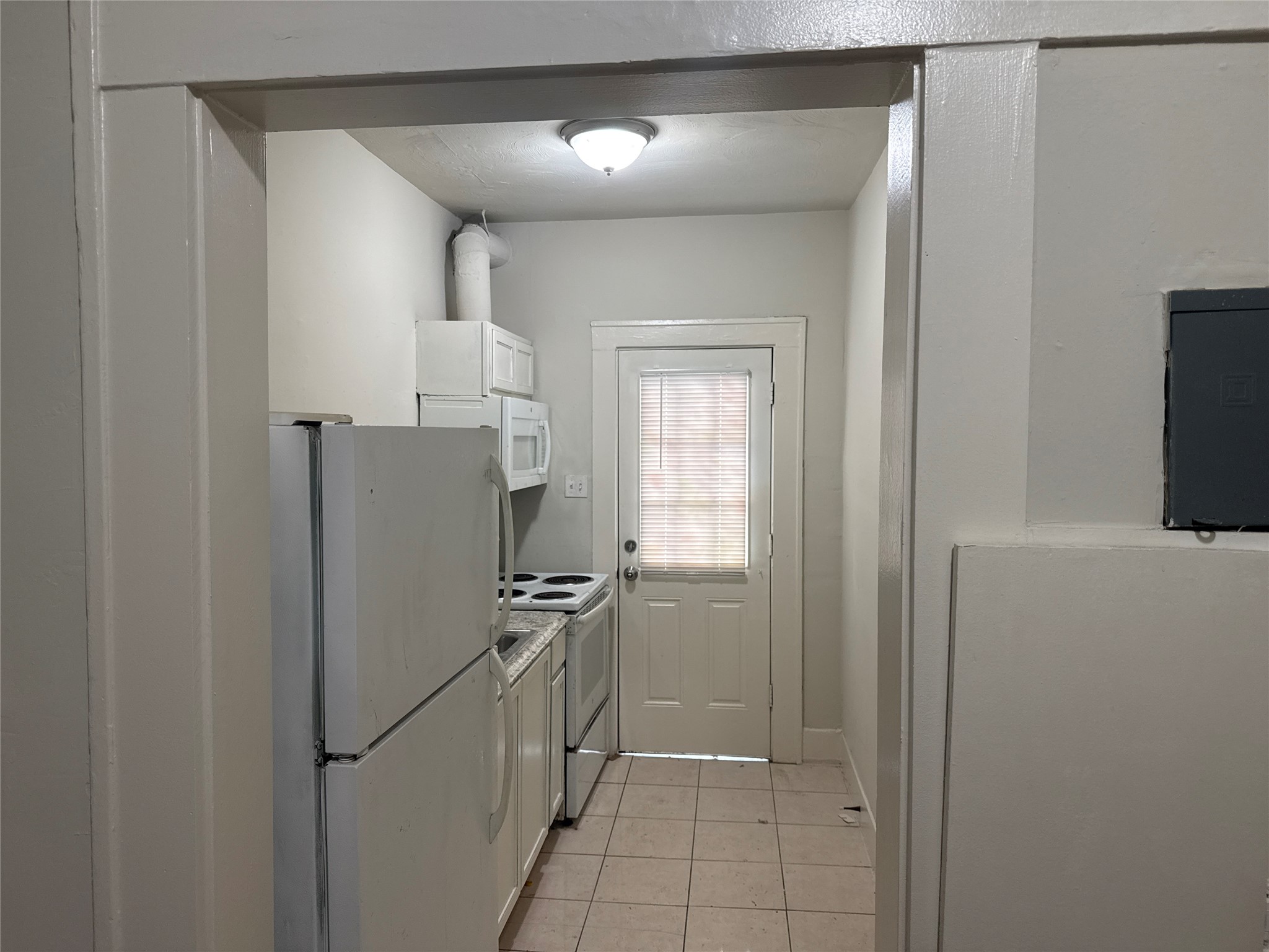 1211 W Gray 2 Property Photo 5