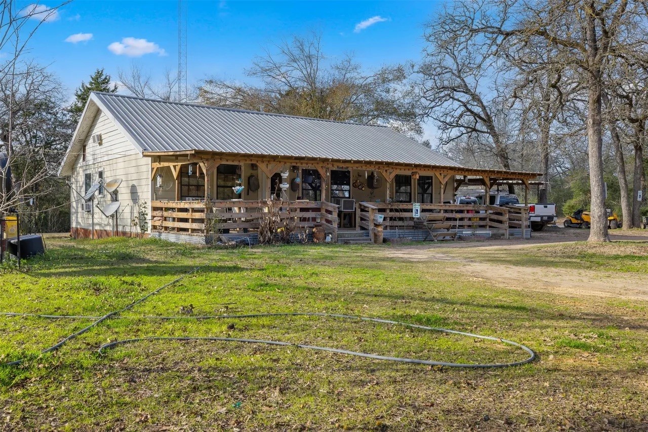 7705 County Road 342 Property Photo 2