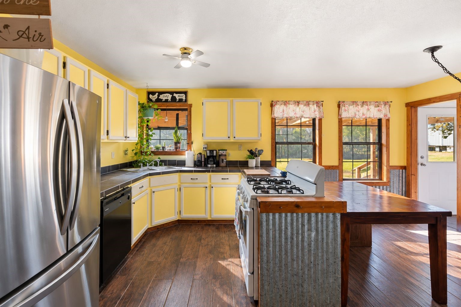 7705 County Road 342 Property Photo 6