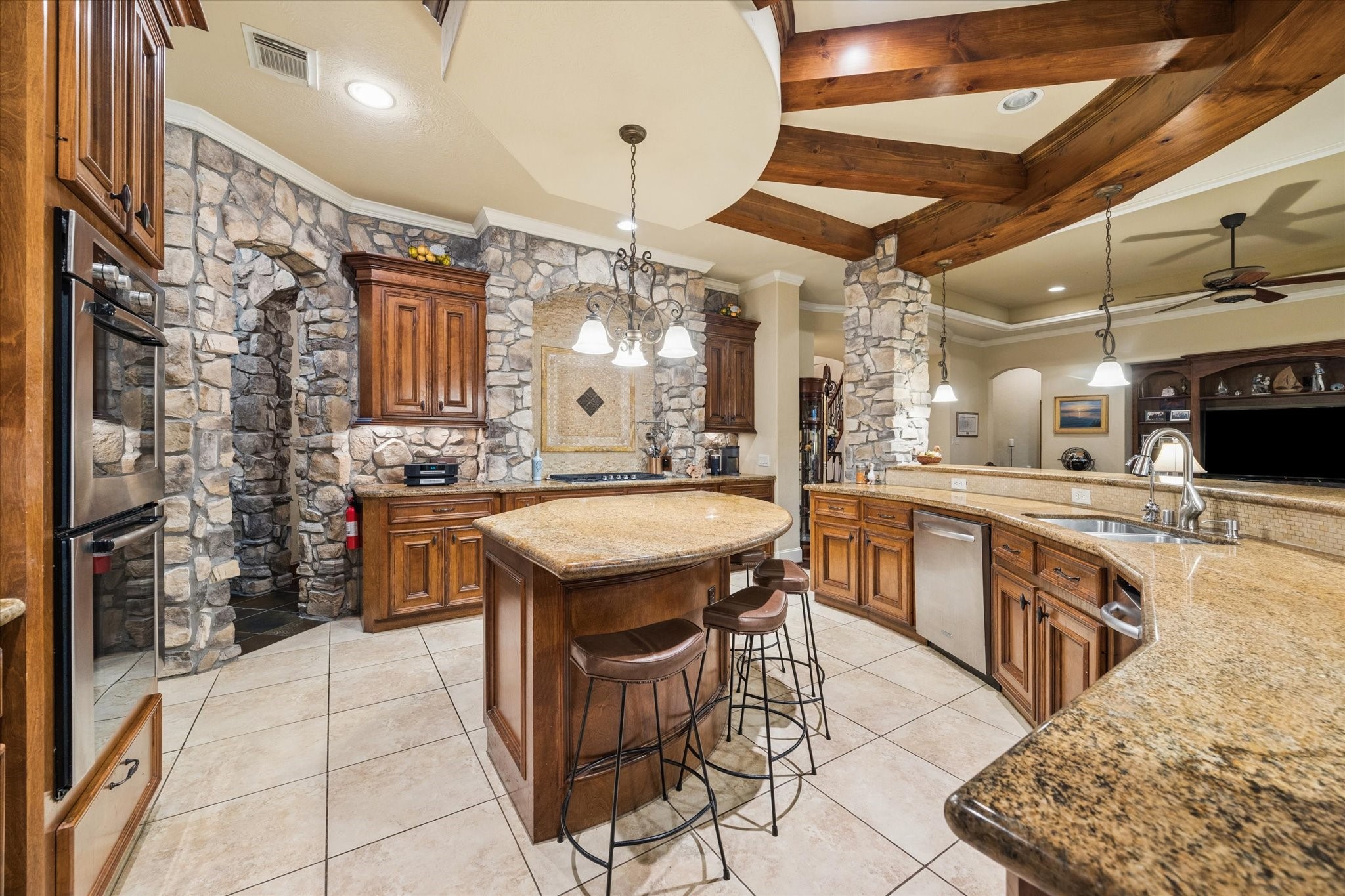 53 New Oak Trail Property Photo 9