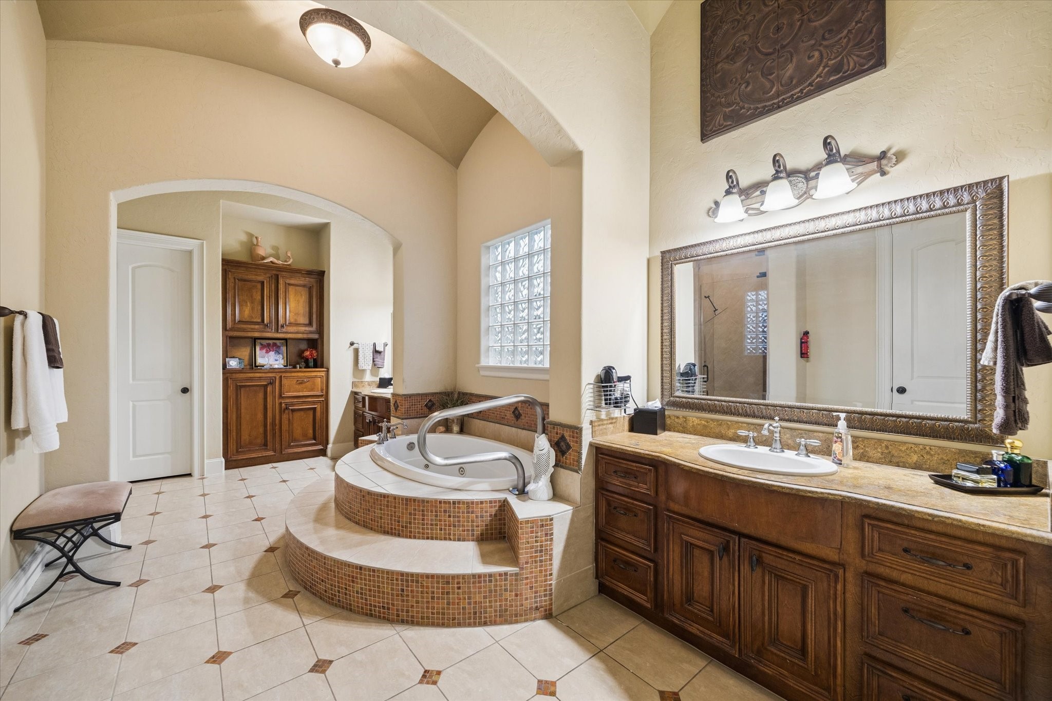 53 New Oak Trail Property Photo 17