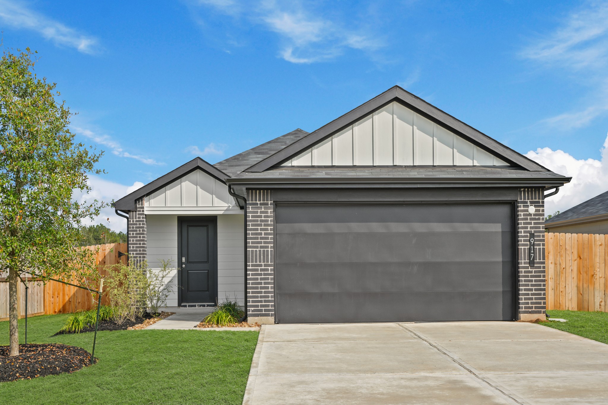 917 Sutherland Falls Street Property Photo 1