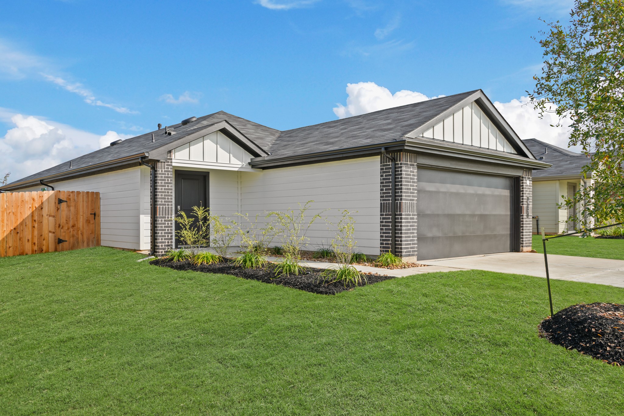 917 Sutherland Falls Street Property Photo 2