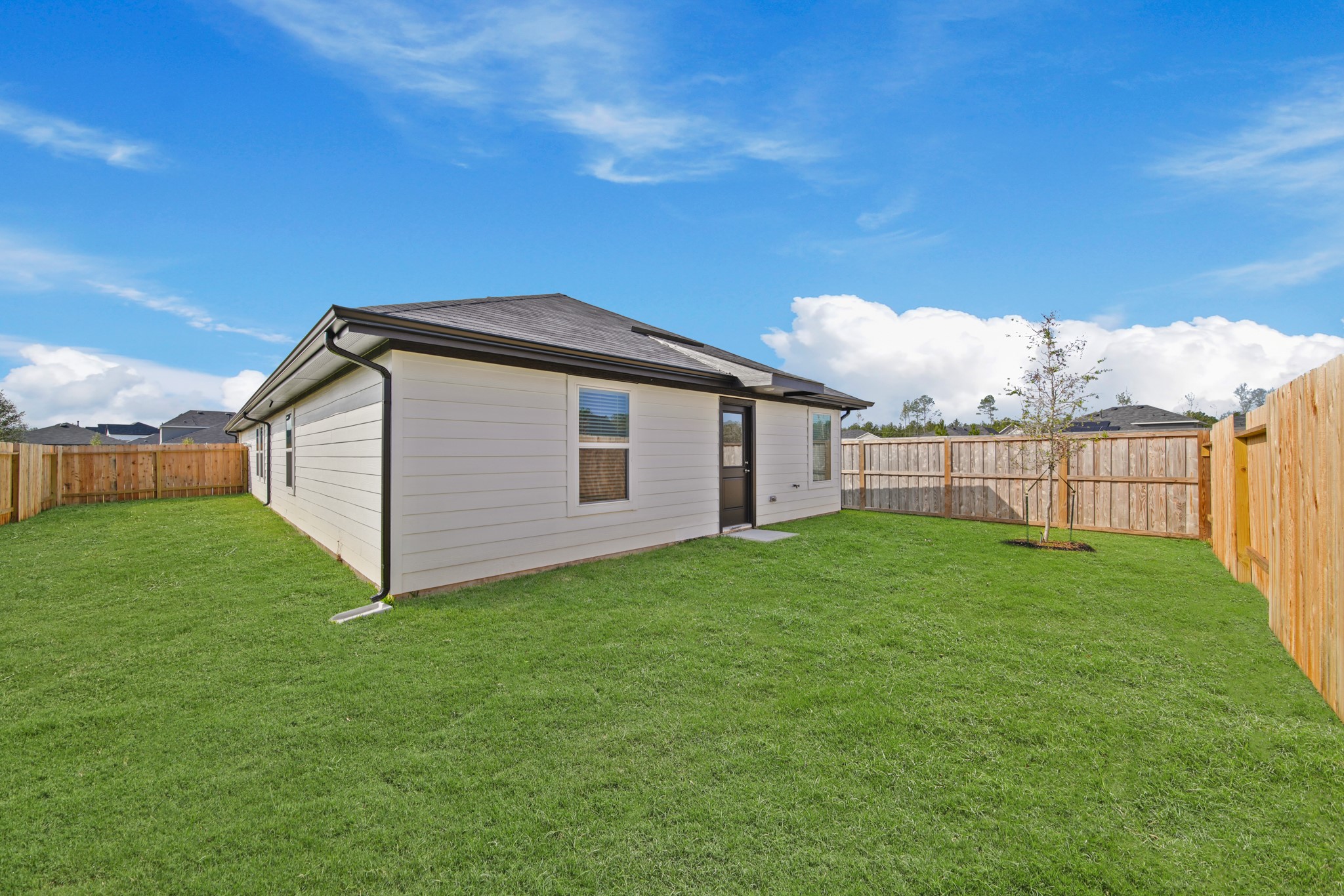 917 Sutherland Falls Street Property Photo 14