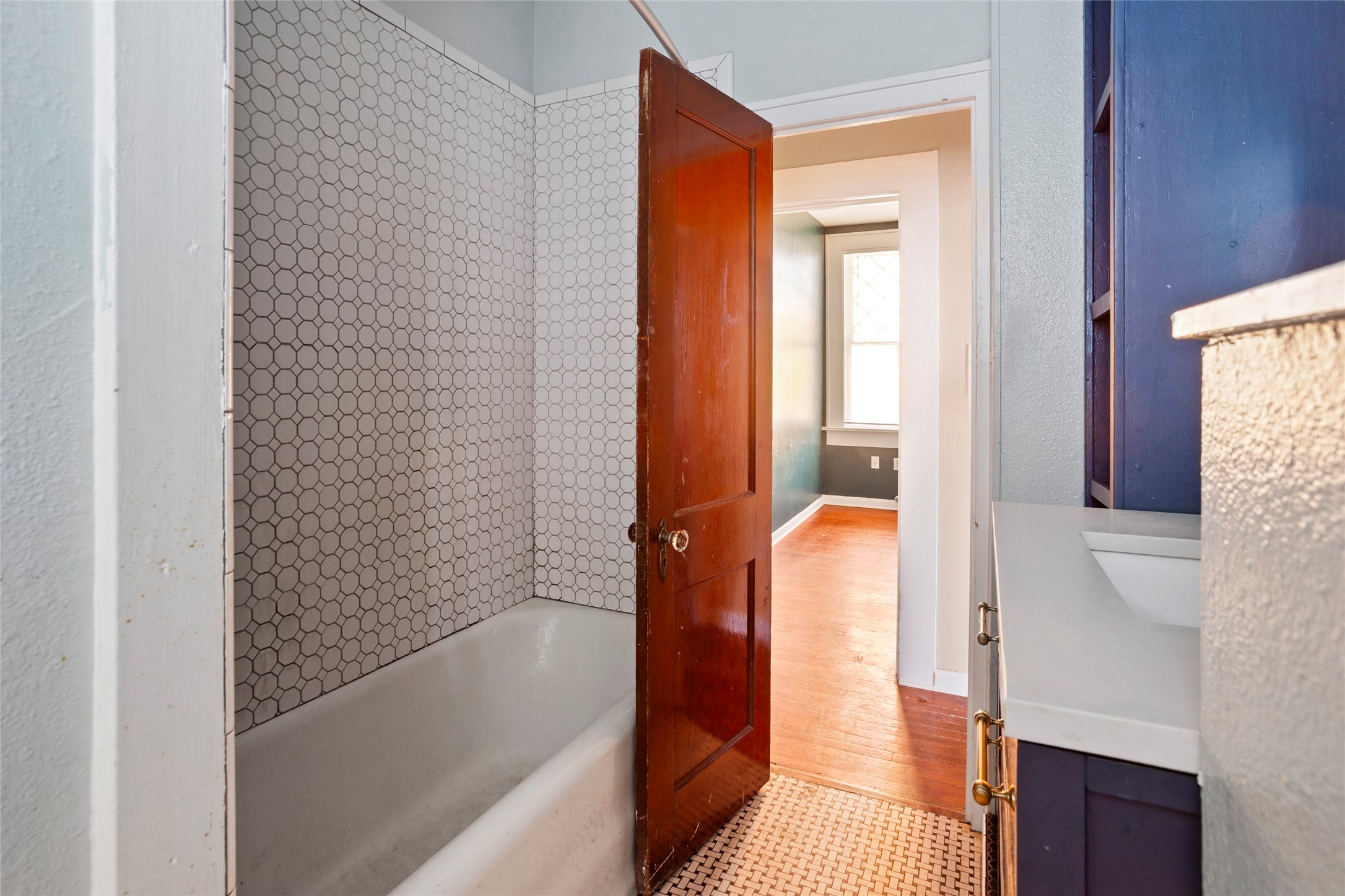 2118 Avenue K Property Photo 19