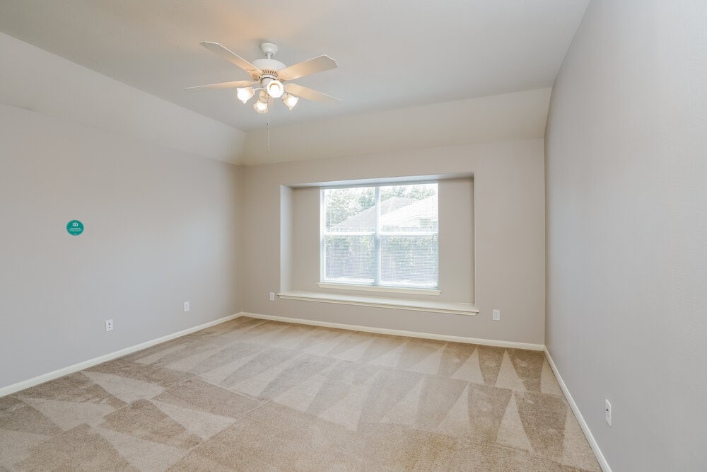 26019 Chapman Falls Drive Property Photo 10