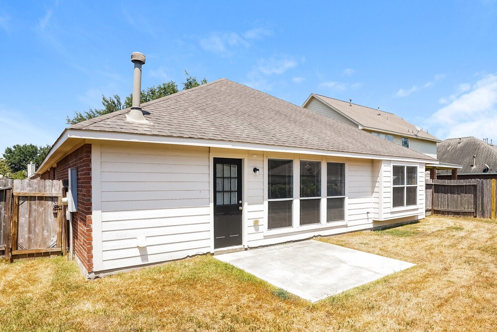 26019 Chapman Falls Drive Property Photo 16