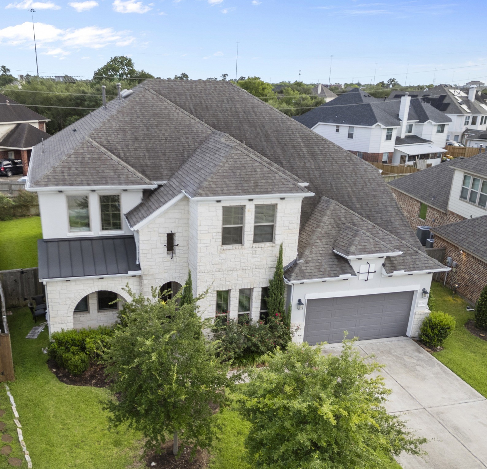 6126 Garden Lakes Lane Property Photo 1