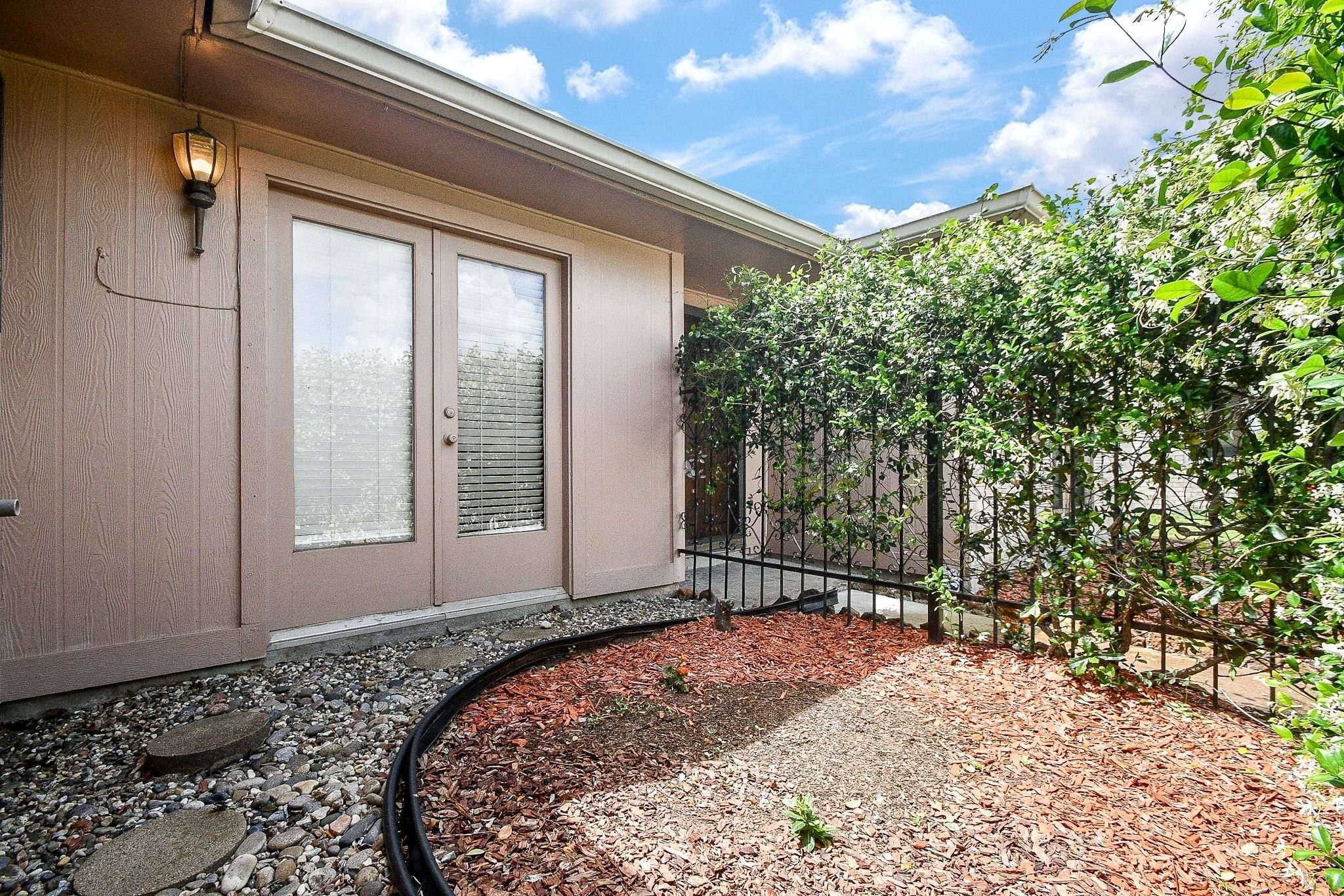 4902 Rainwater Drive Property Photo 4