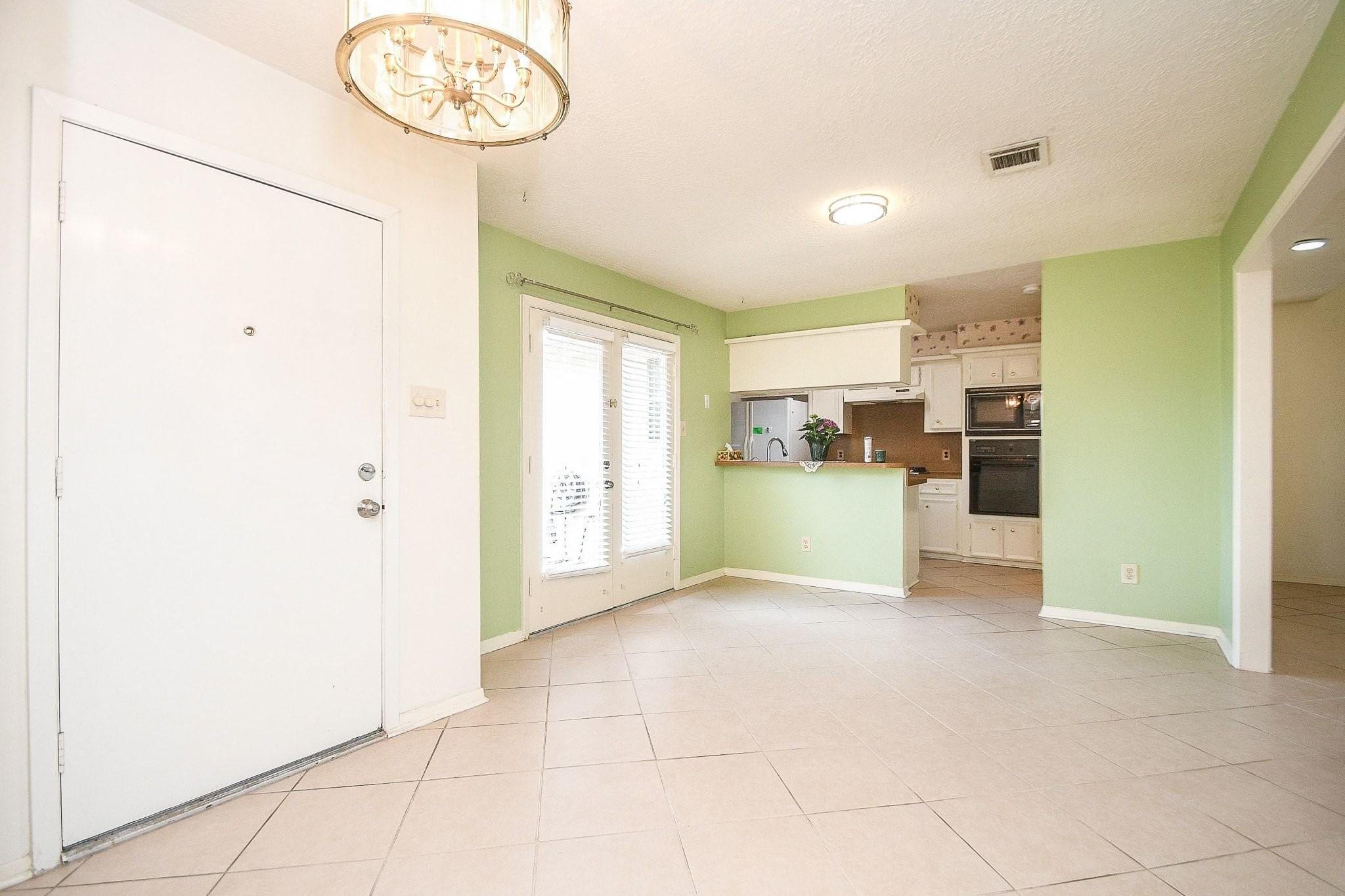 4902 Rainwater Drive Property Photo 6