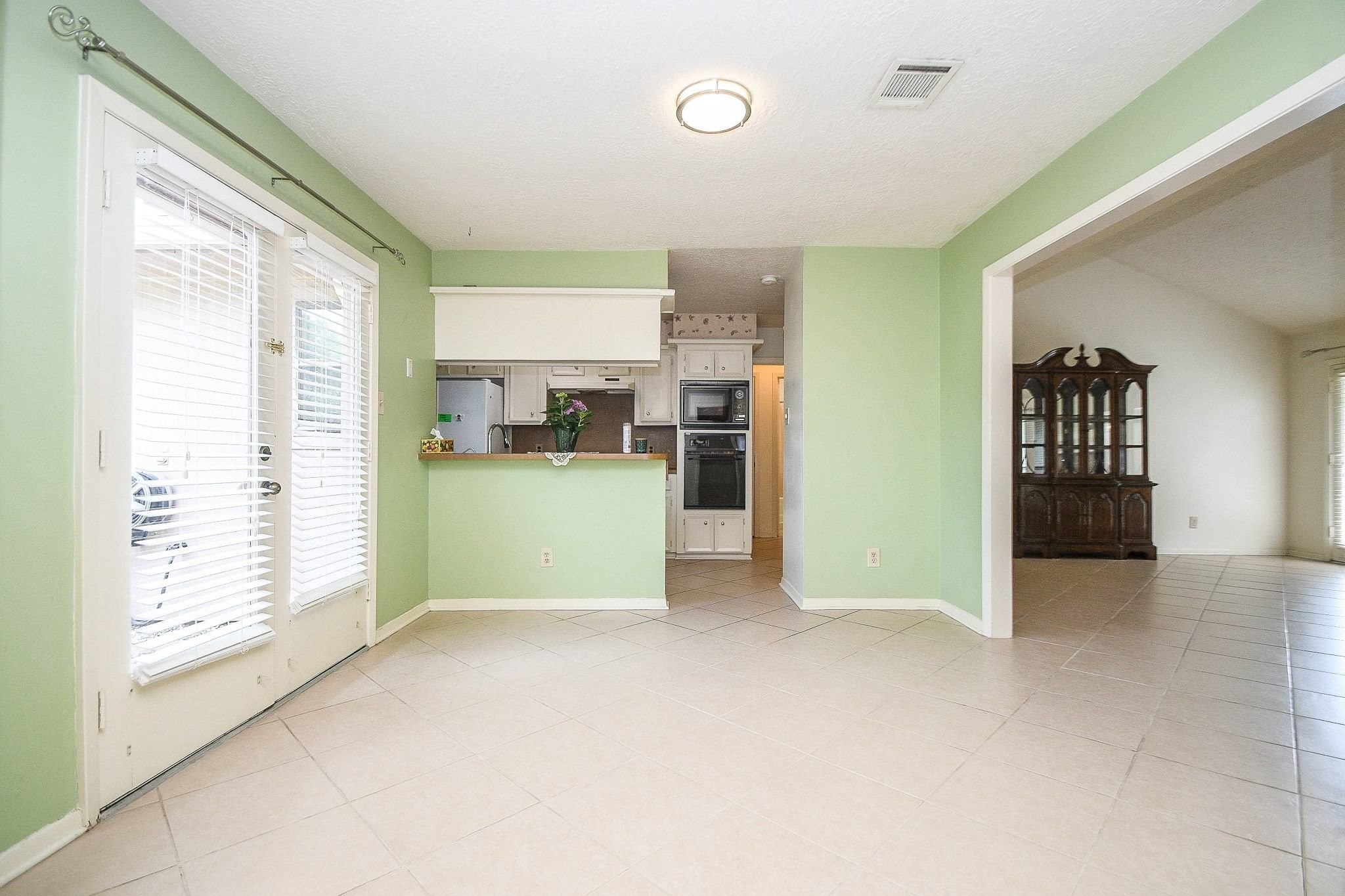 4902 Rainwater Drive Property Photo 7