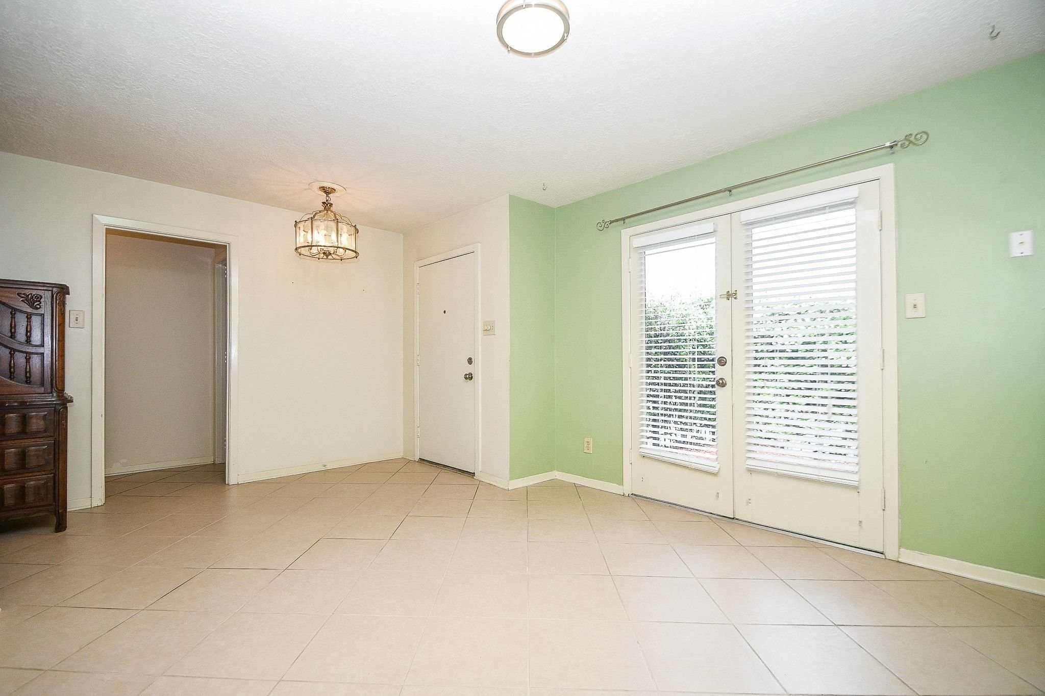 4902 Rainwater Drive Property Photo 9