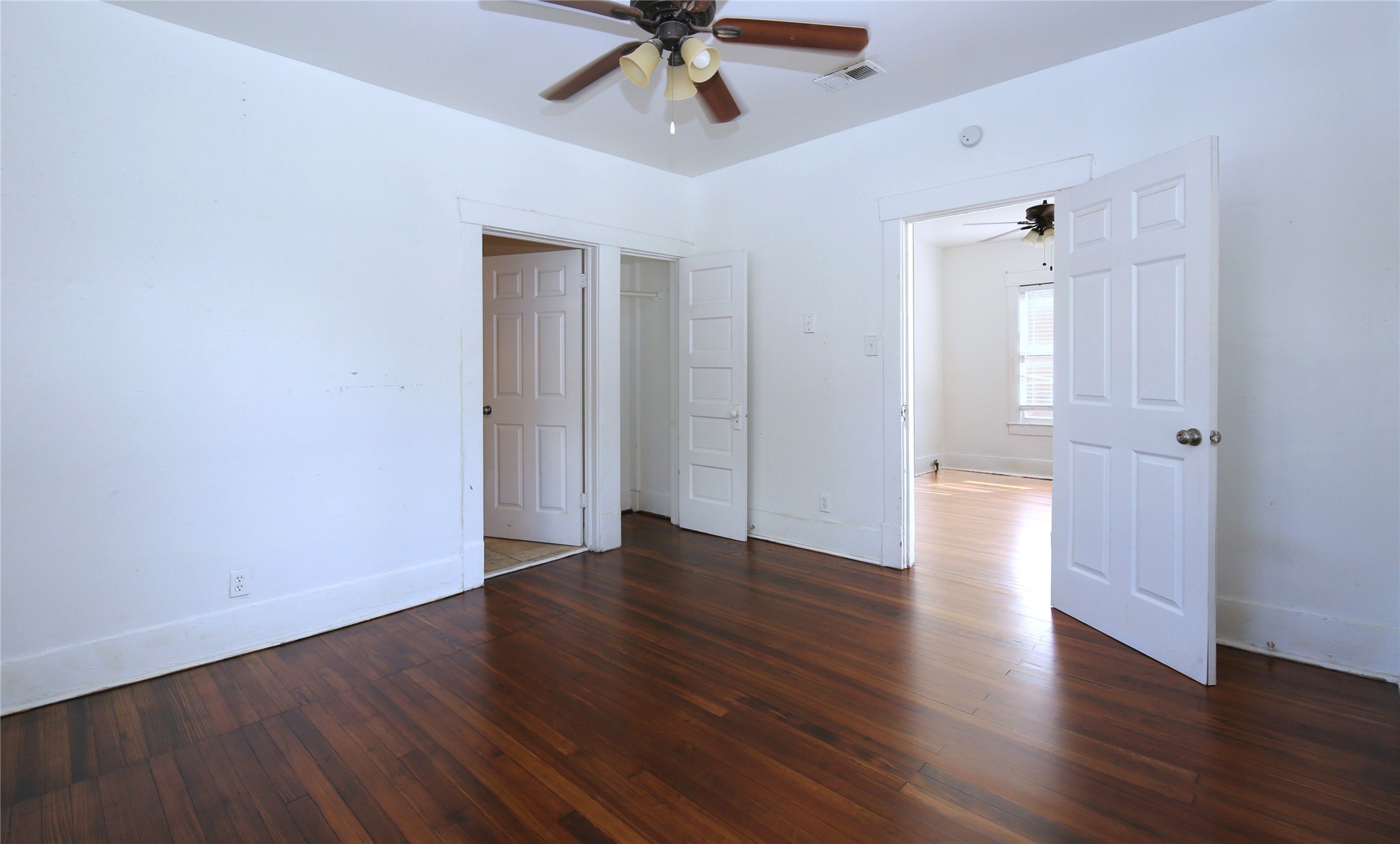 120 N Edgewood Property Photo 8