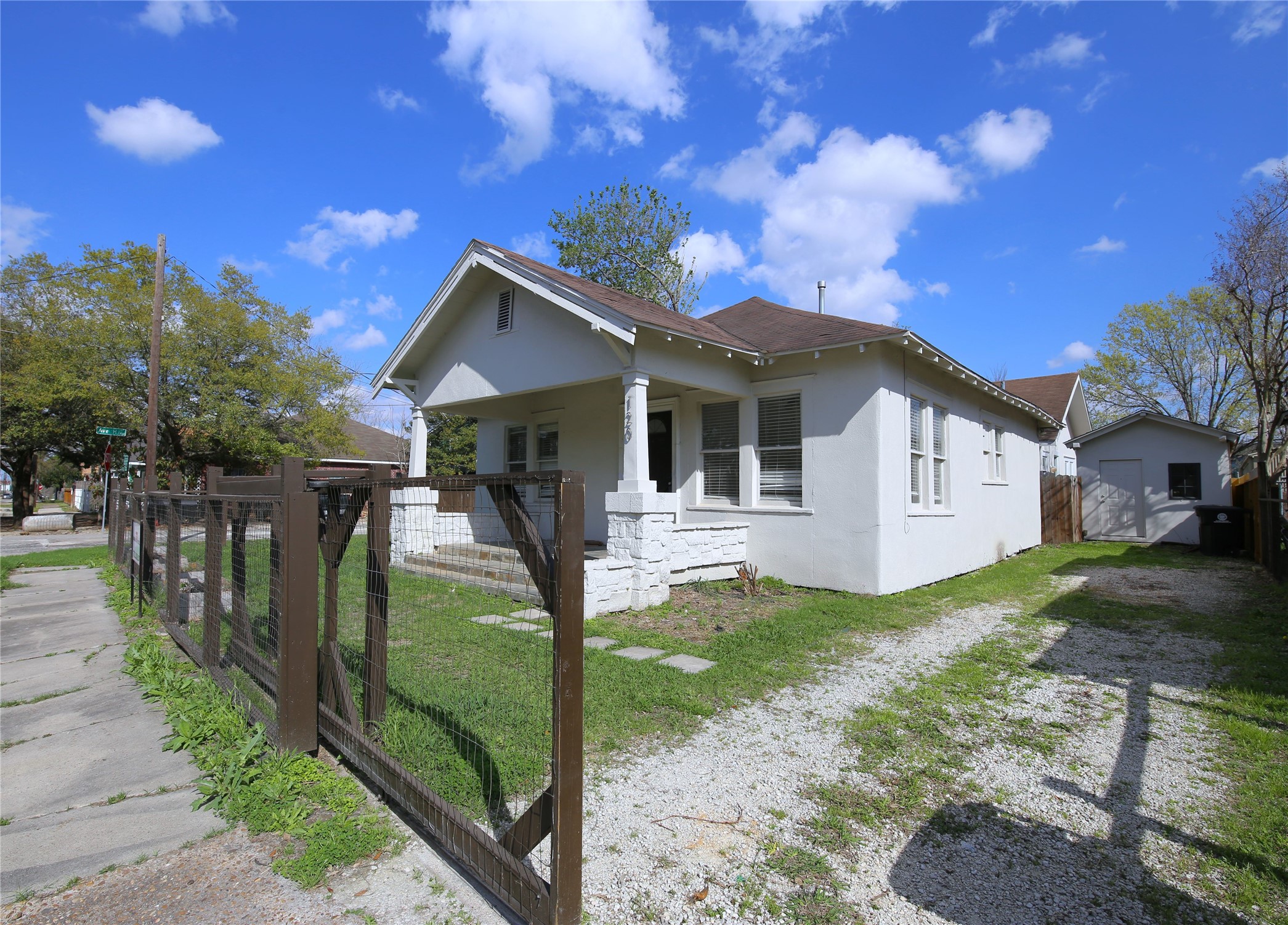 120 N Edgewood Property Photo 15