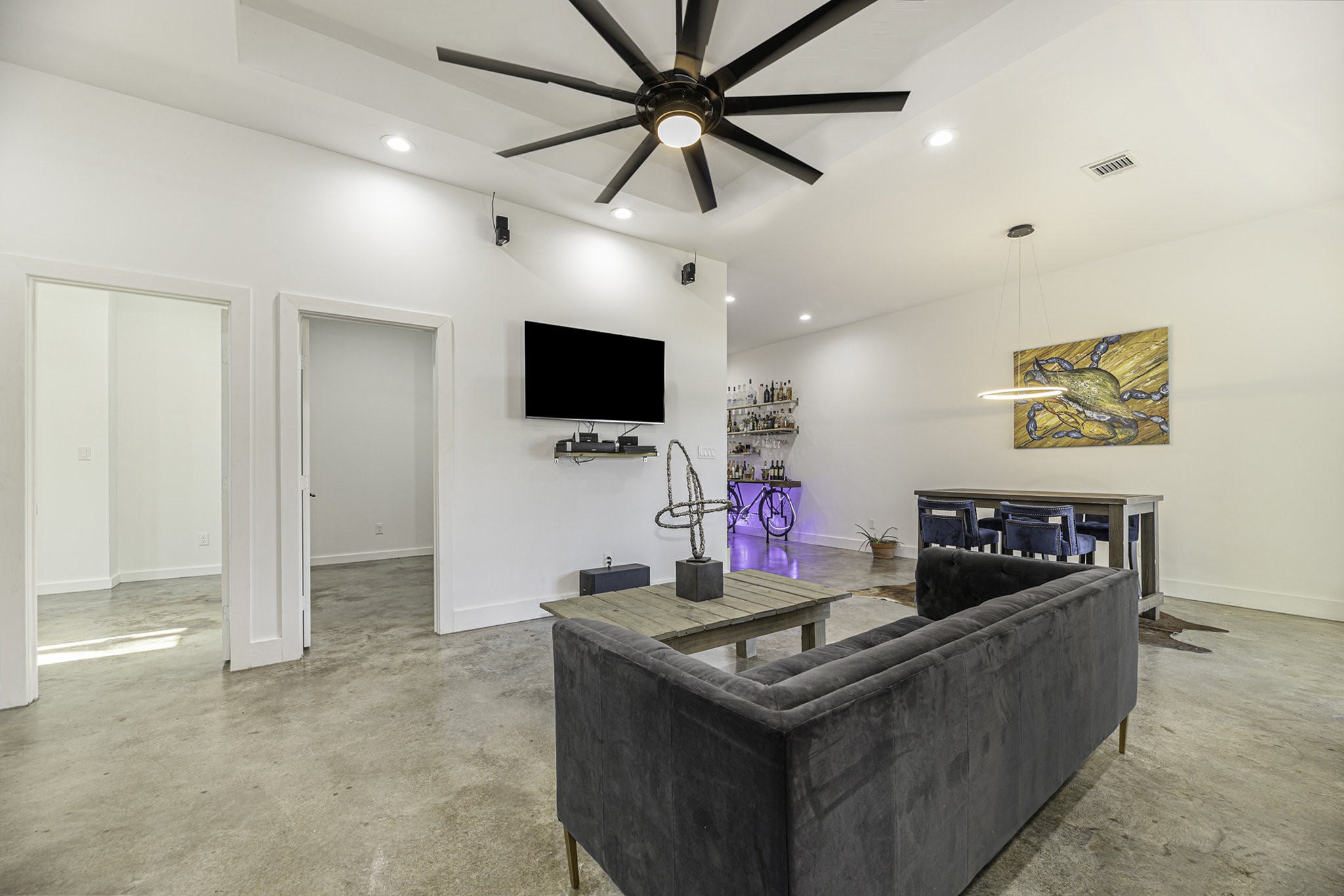 475 Pinnacle Property Photo 5