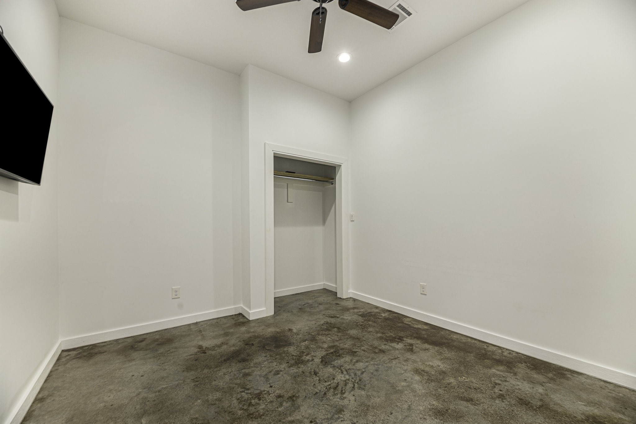 475 Pinnacle Property Photo 9