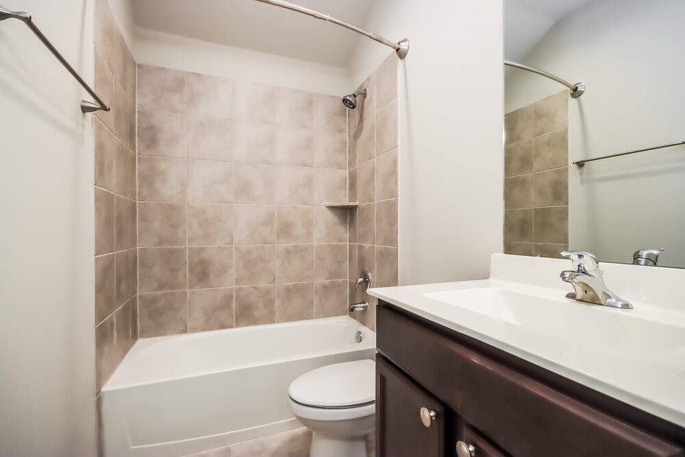 20117 Lecrete Mill Drive Property Photo 9